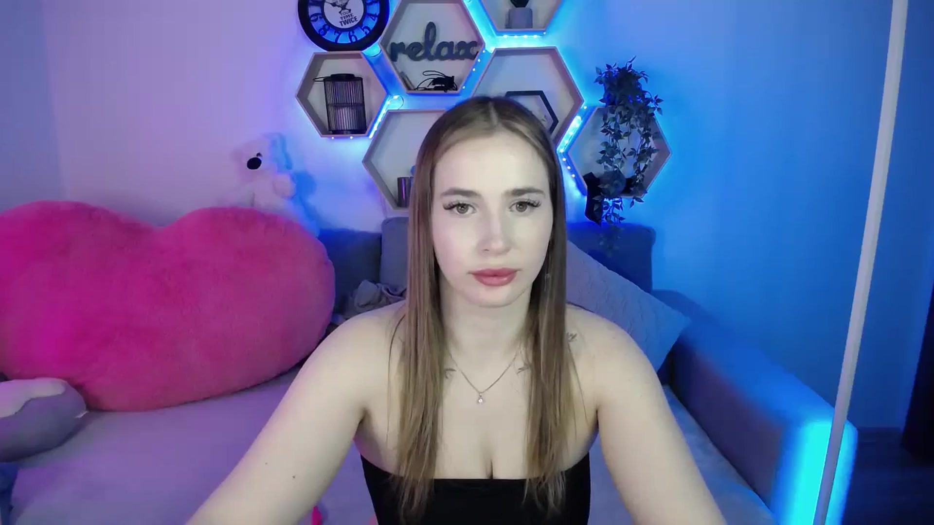 Gallery image thumbnail from SabrinaViolet's myfreecams stream on, 04/28/2026, 12:10 image 2 of 20