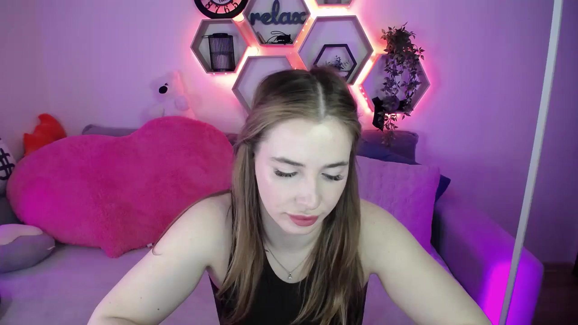 Gallery image thumbnail from SabrinaViolet's myfreecams stream on, 04/29/2026, 09:53 image 11 of 20