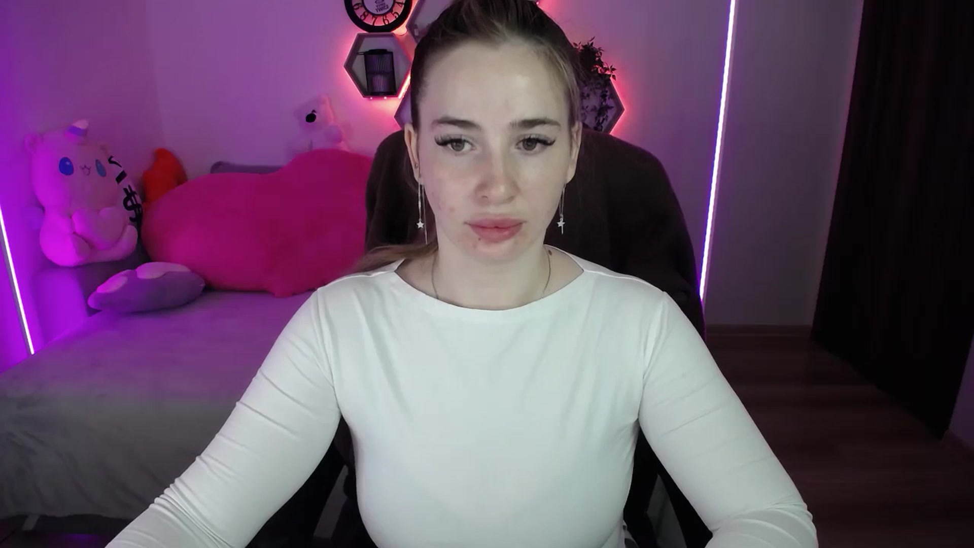 Gallery image thumbnail from SabrinaViolet's myfreecams stream on, 04/30/2026, 09:07 image 2 of 20