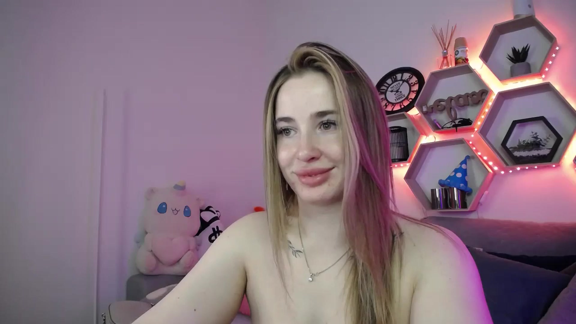 Gallery image thumbnail from SabrinaViolet's myfreecams stream on, 05/03/2026, 08:55 image 17 of 20