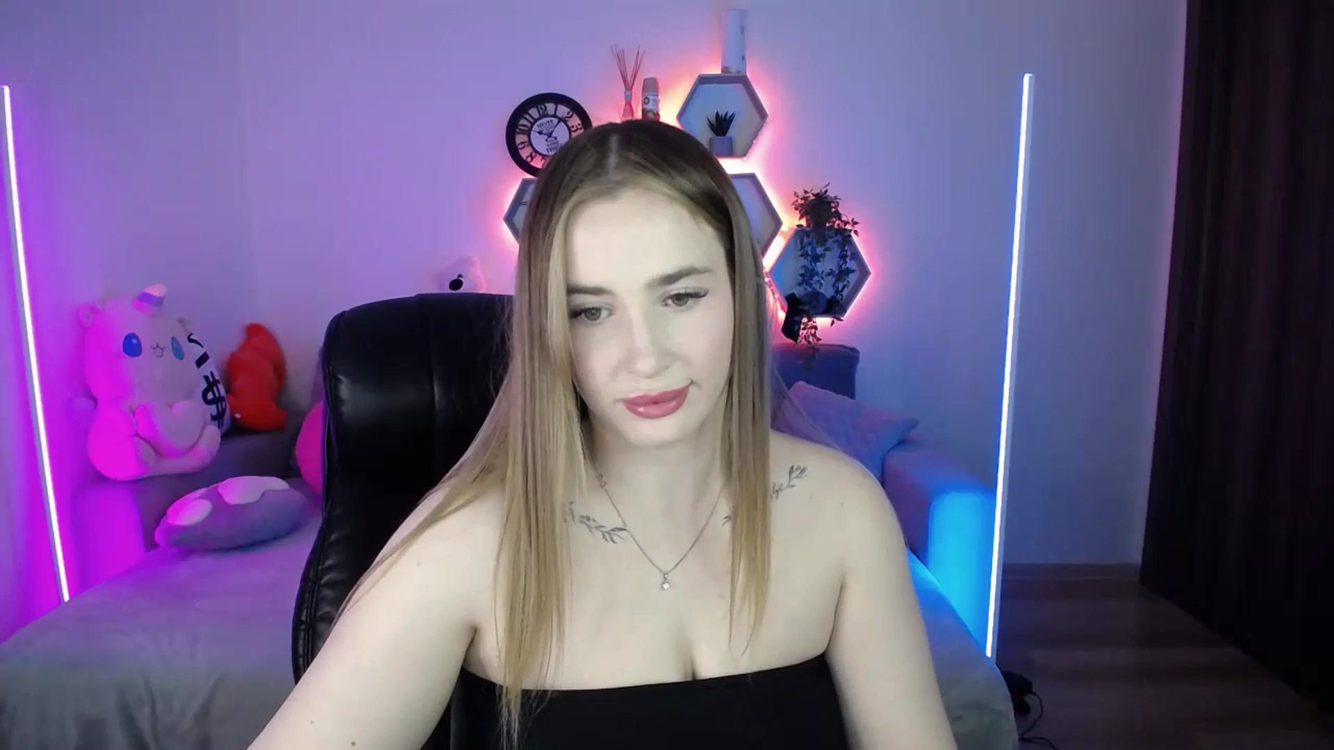 Gallery image thumbnail from SabrinaViolet's myfreecams stream on, 05/09/2026, 08:53 image 19 of 20