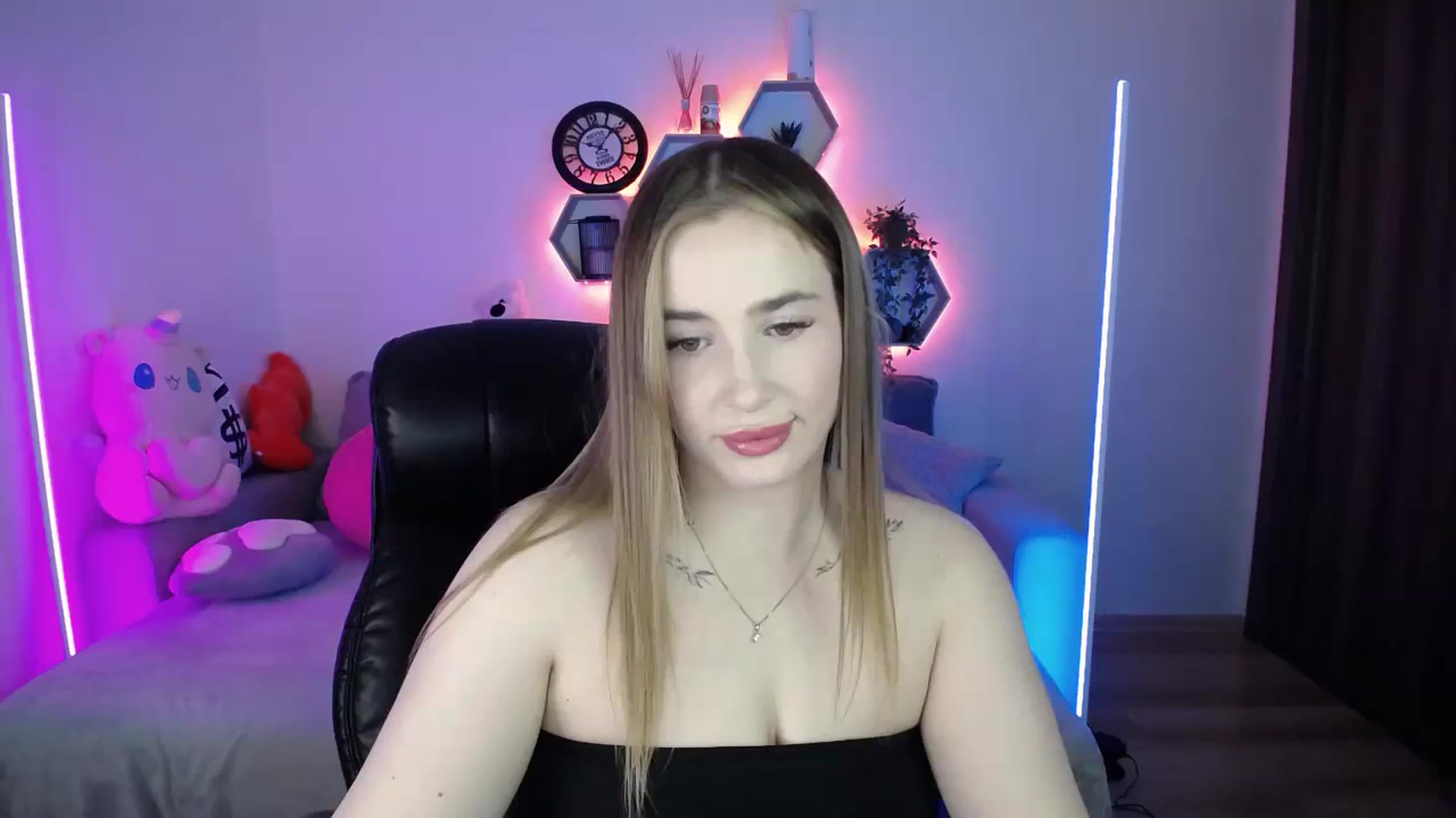 Gallery image thumbnail from SabrinaViolet's myfreecams stream on, 05/09/2026, 08:53 image 20 of 20