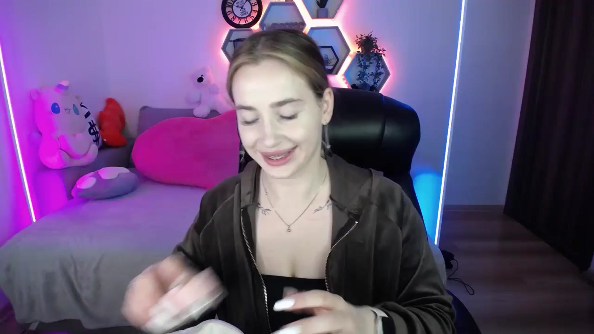 Gallery image thumbnail from SabrinaViolet's myfreecams stream on, 05/09/2026, 08:53 image 1 of 20