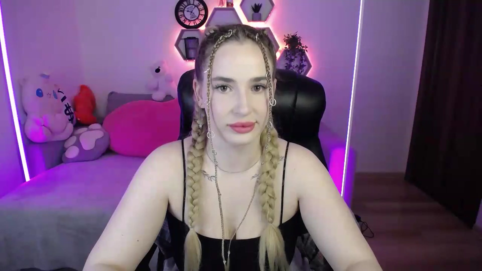 Gallery image thumbnail from SabrinaViolet's myfreecams stream on, 05/16/2026, 09:22 image 13 of 20