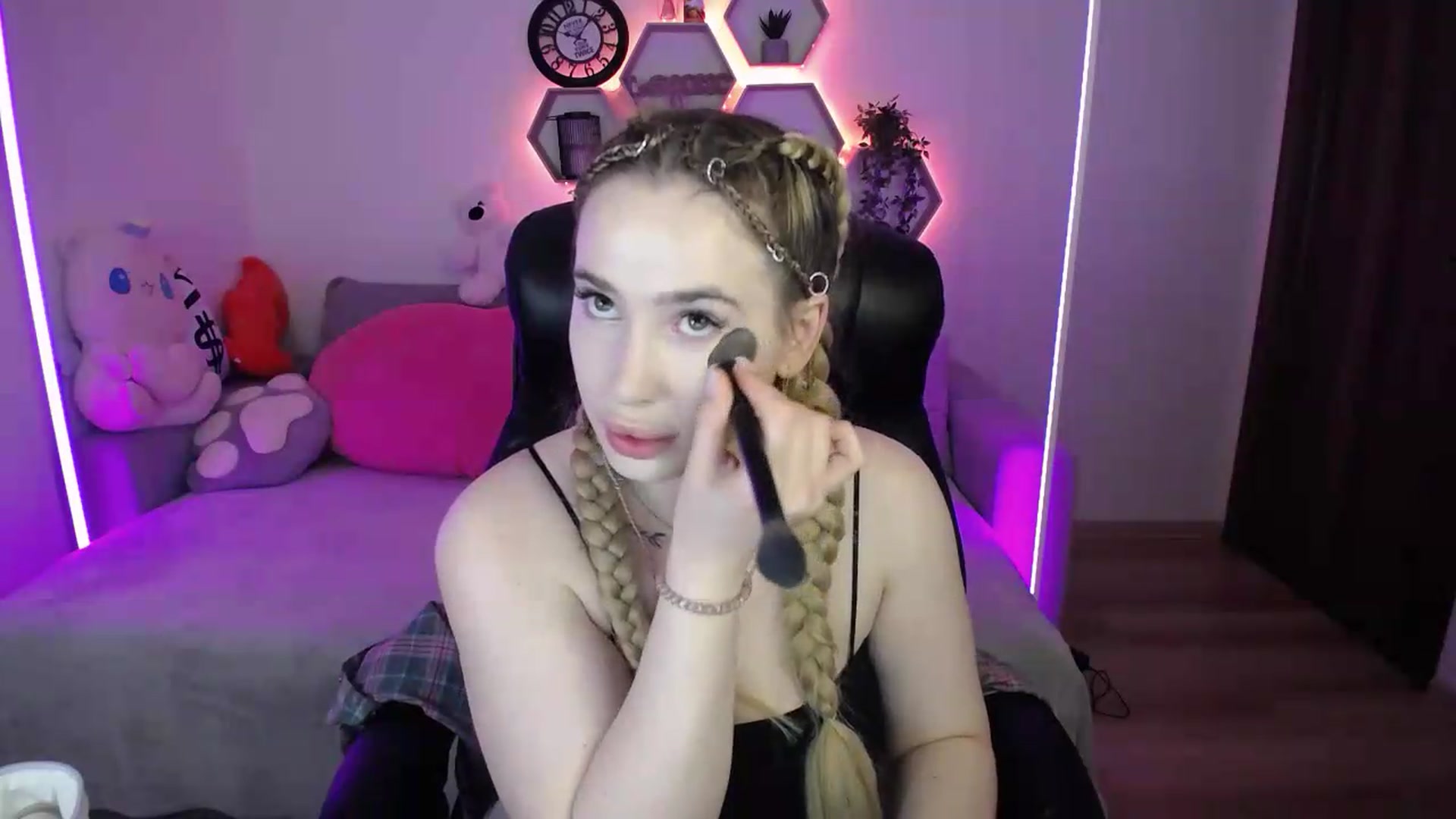 Gallery image thumbnail from SabrinaViolet's myfreecams stream on, 05/16/2026, 09:22 image 8 of 20