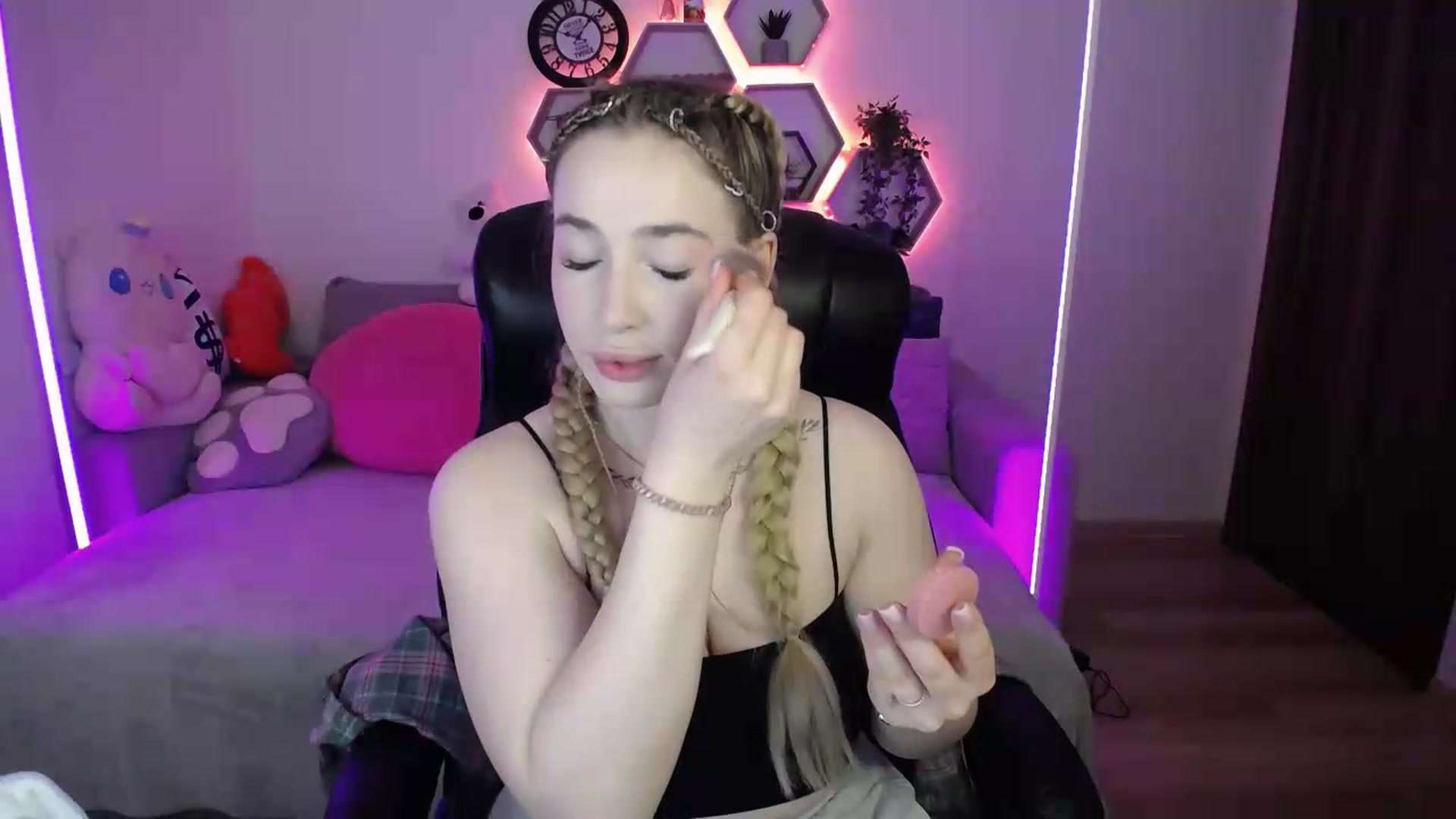 Gallery image thumbnail from SabrinaViolet's myfreecams stream on, 05/16/2026, 09:22 image 9 of 20