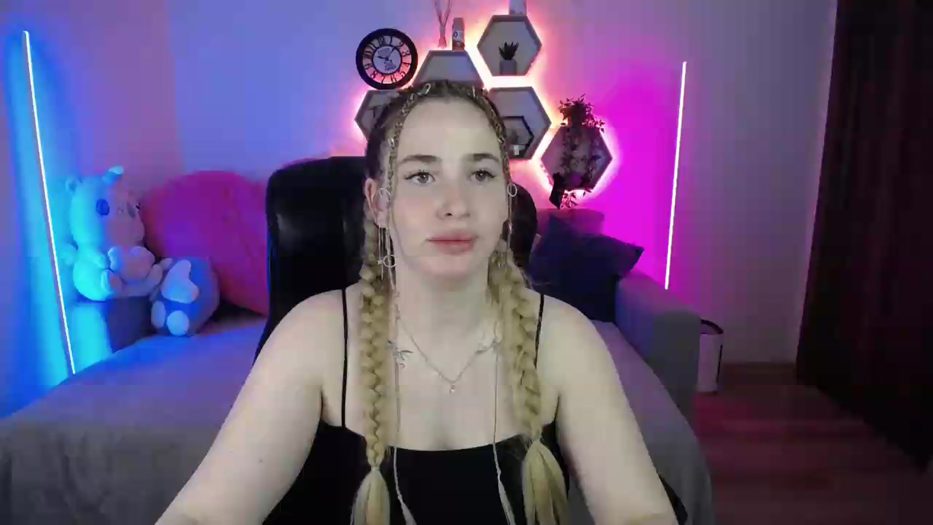 Gallery image thumbnail from SabrinaViolet's myfreecams stream on, 05/18/2026, 10:19 image 1 of 20