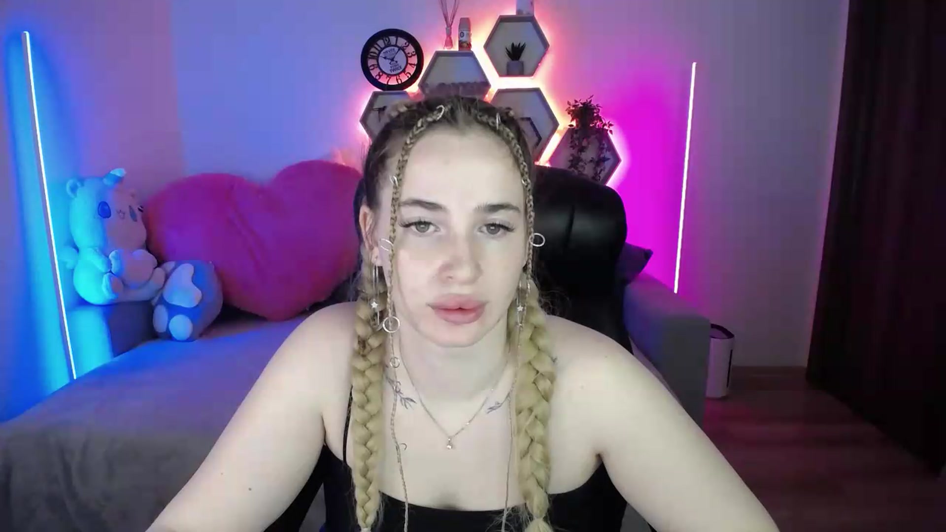 Gallery image thumbnail from SabrinaViolet's myfreecams stream on, 05/18/2026, 10:19 image 6 of 20