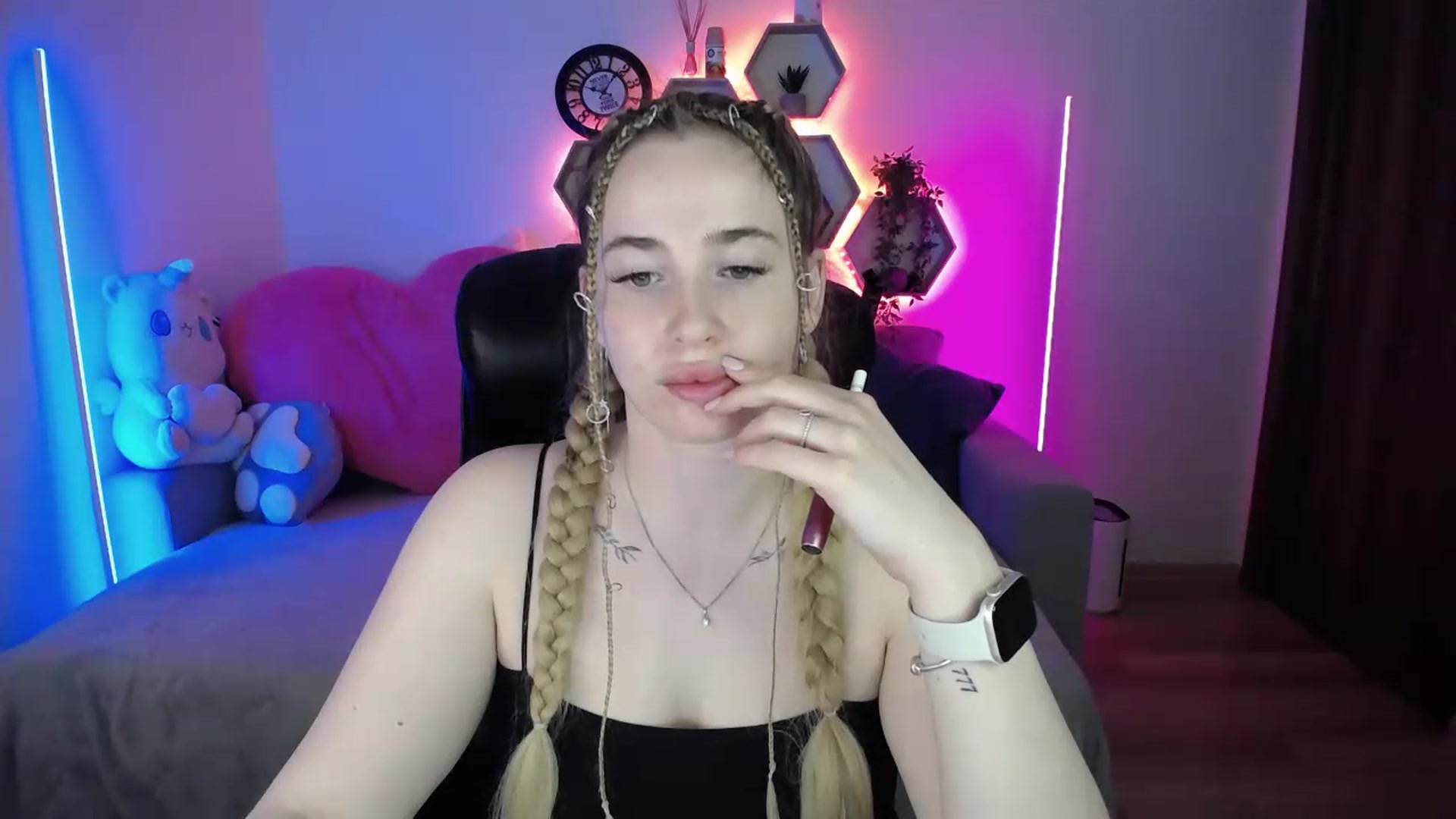 Gallery image thumbnail from SabrinaViolet's myfreecams stream on, 05/18/2026, 10:19 image 4 of 20