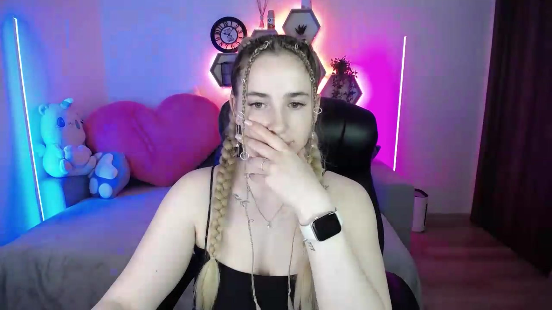 Gallery image thumbnail from SabrinaViolet's myfreecams stream on, 05/18/2026, 10:19 image 14 of 20