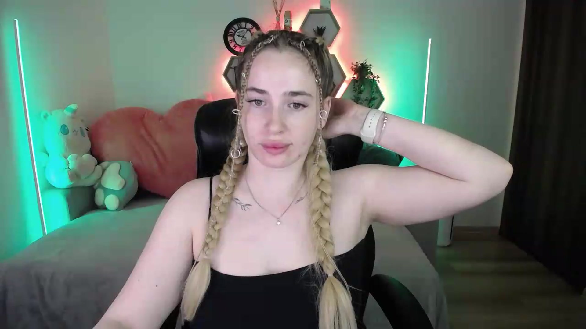 Gallery image thumbnail from SabrinaViolet's myfreecams stream on, 05/18/2026, 11:10 image 9 of 20