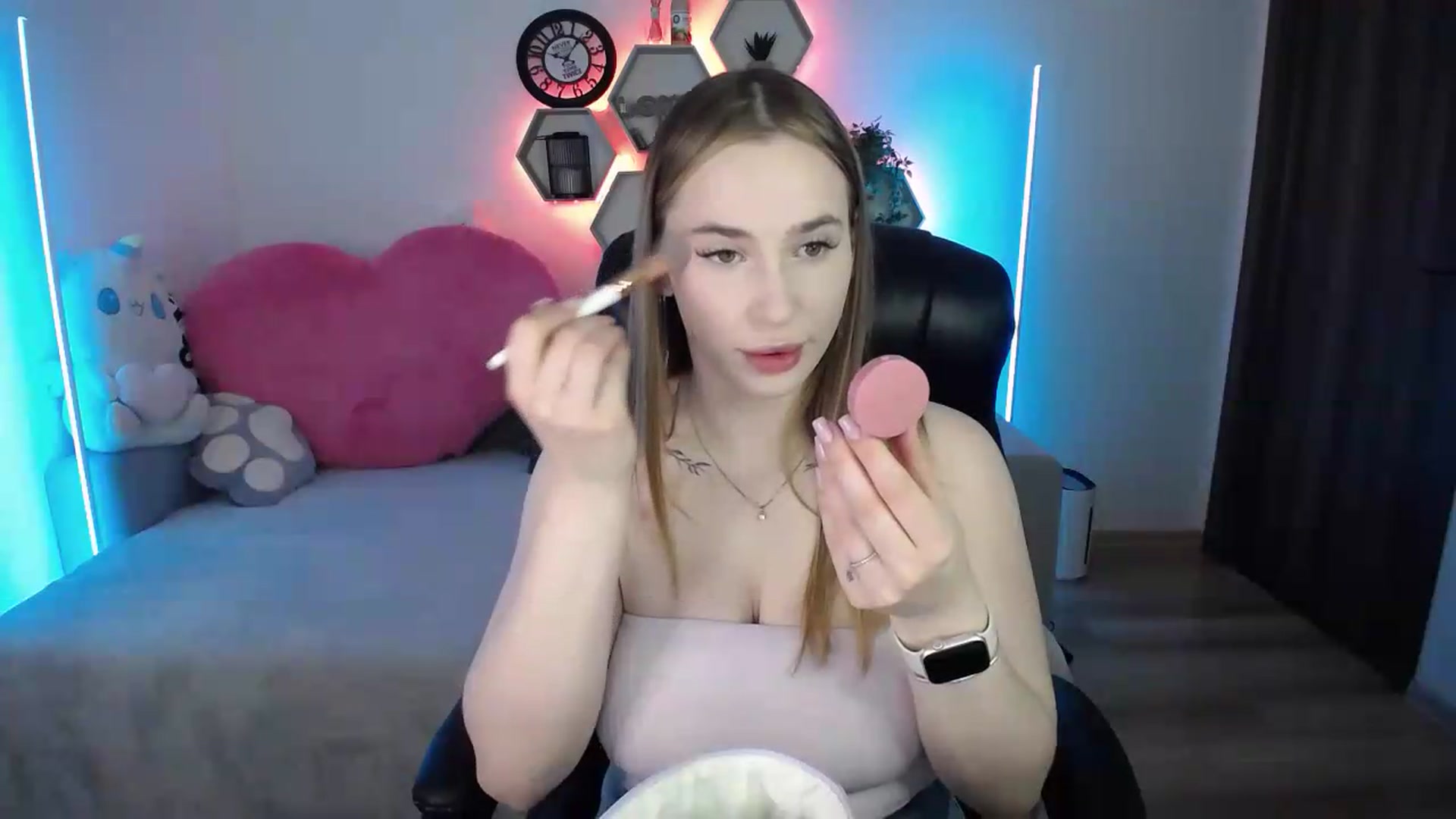 Gallery image thumbnail from SabrinaViolet's myfreecams stream on, 05/20/2026, 08:40 image 7 of 20