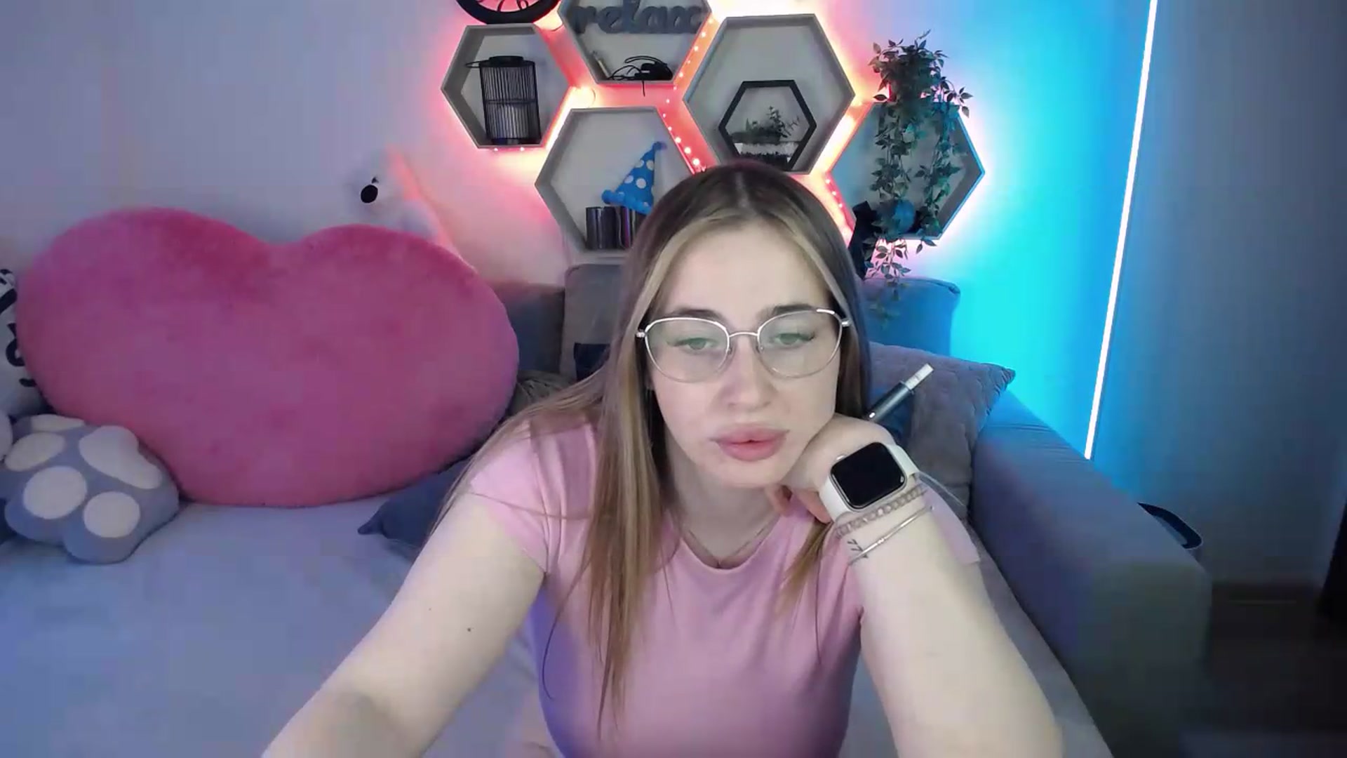 Gallery image thumbnail from SabrinaViolet's myfreecams stream on, 05/24/2026, 10:21 image 15 of 20