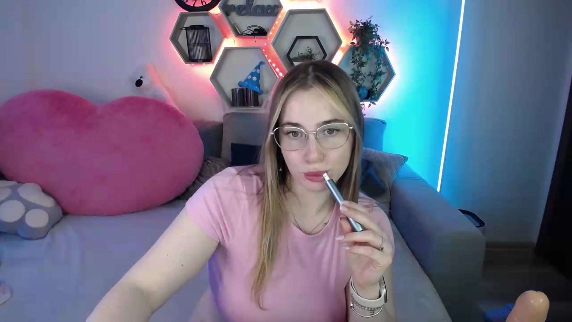 Gallery image thumbnail from SabrinaViolet's myfreecams stream on, 05/24/2026, 12:33 image 12 of 20