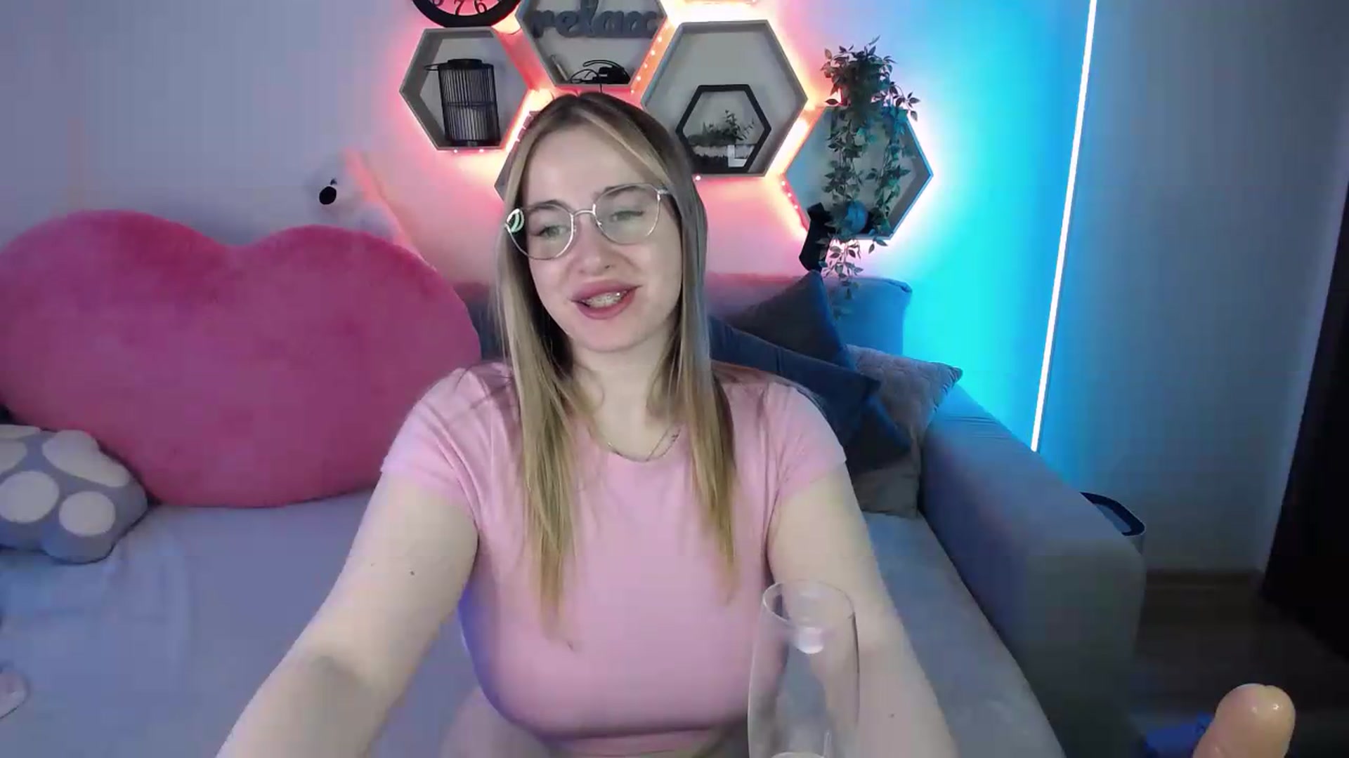 Gallery image thumbnail from SabrinaViolet's myfreecams stream on, 05/24/2026, 12:33 image 10 of 20