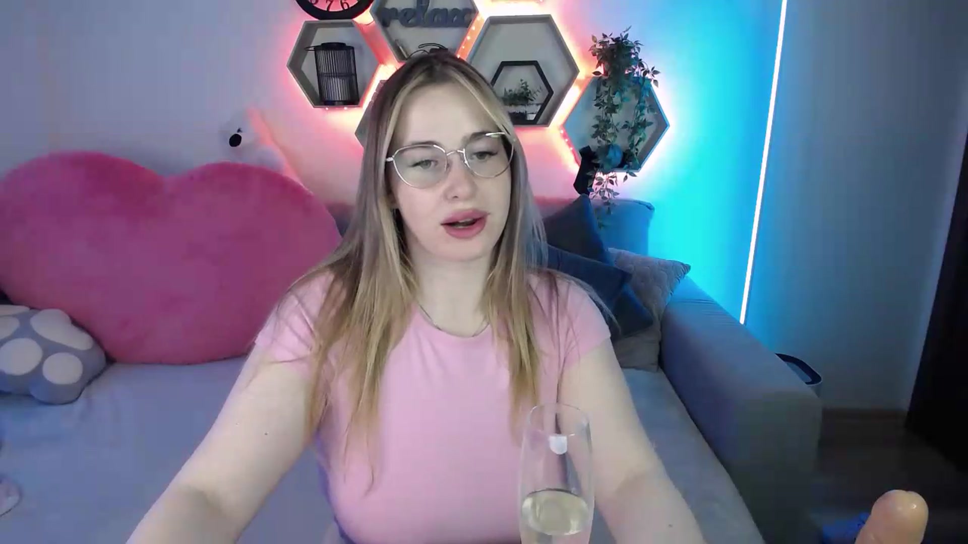 Gallery image thumbnail from SabrinaViolet's myfreecams stream on, 05/24/2026, 12:33 image 6 of 20