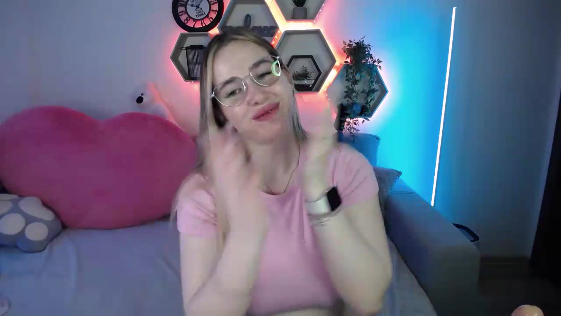 Gallery image thumbnail from SabrinaViolet's myfreecams stream on, 05/24/2026, 12:33 image 15 of 20