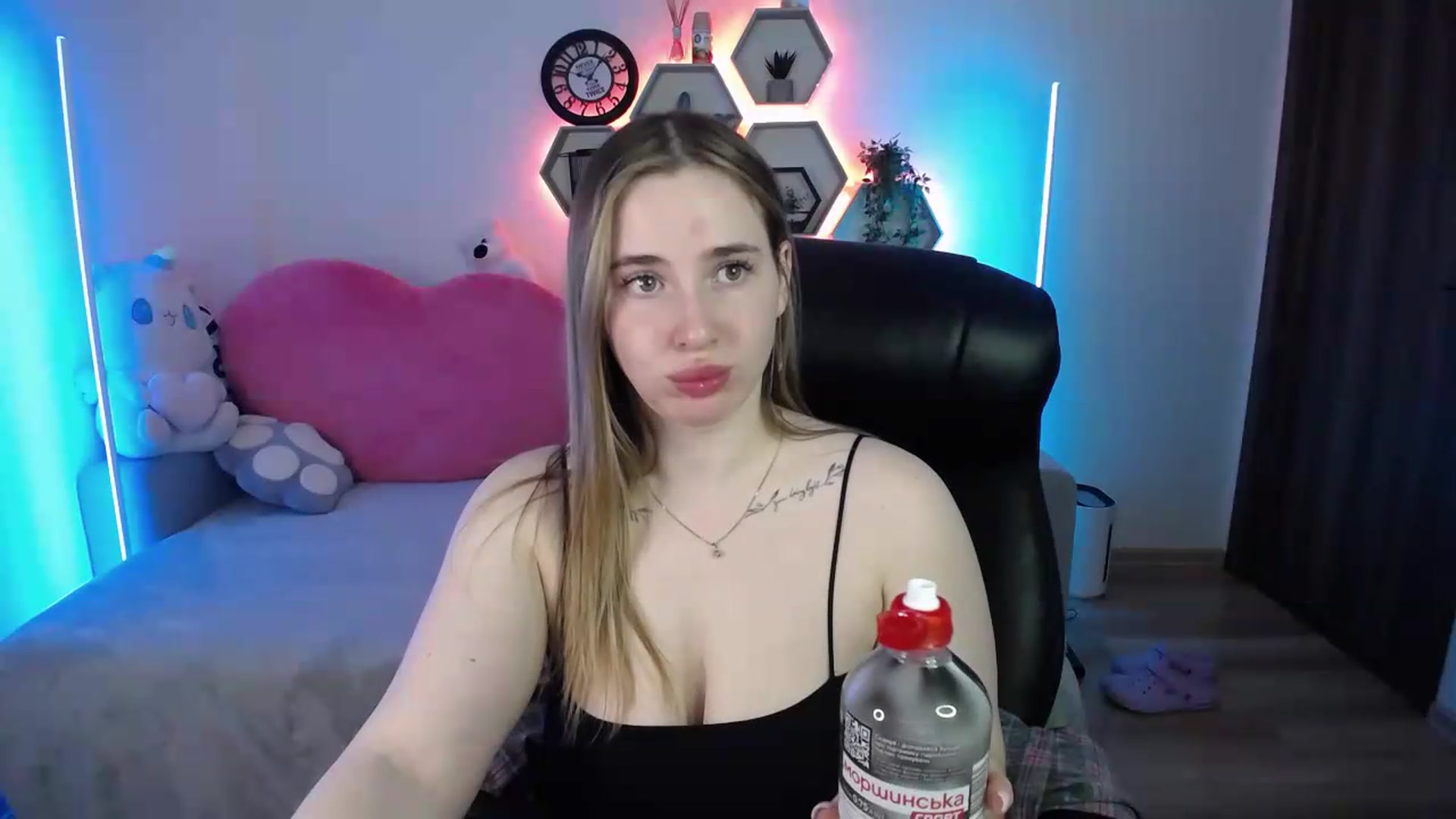Gallery image thumbnail from SabrinaViolet's myfreecams stream on, 05/25/2026, 09:05 image 3 of 20