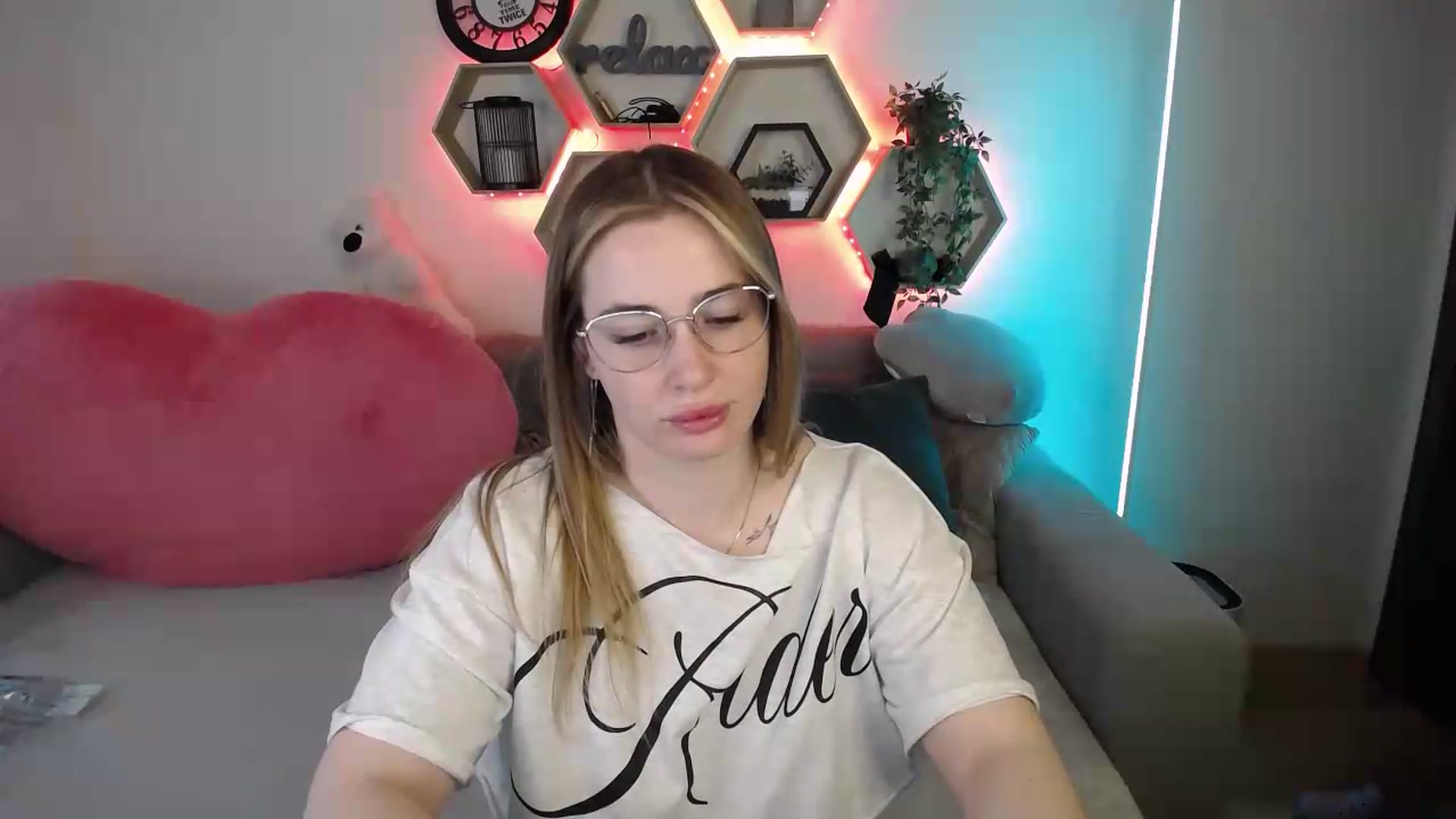 Gallery image thumbnail from SabrinaViolet's myfreecams stream on, 05/26/2026, 13:05 image 8 of 20