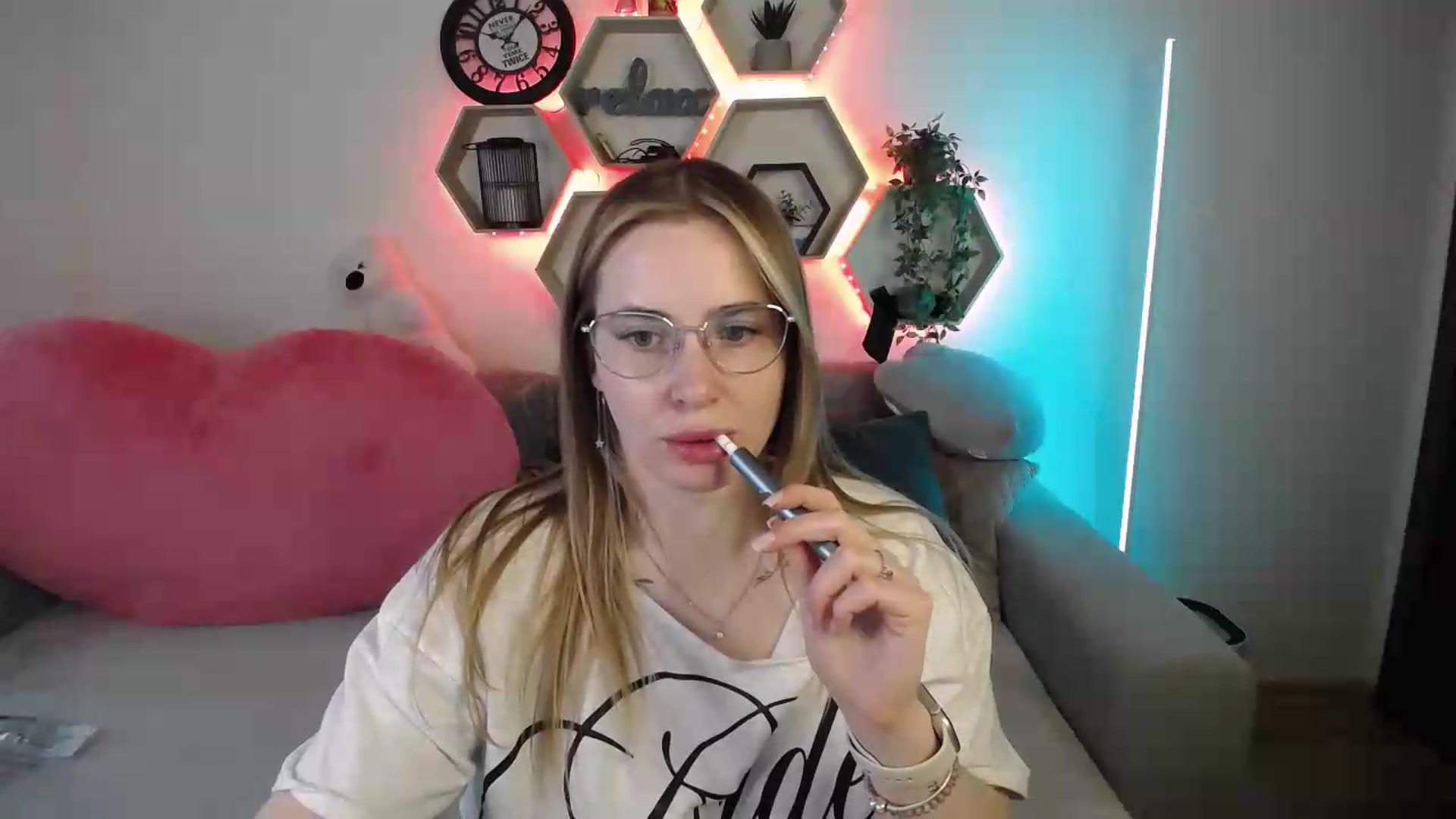 Gallery image thumbnail from SabrinaViolet's myfreecams stream on, 05/26/2026, 13:05 image 2 of 20