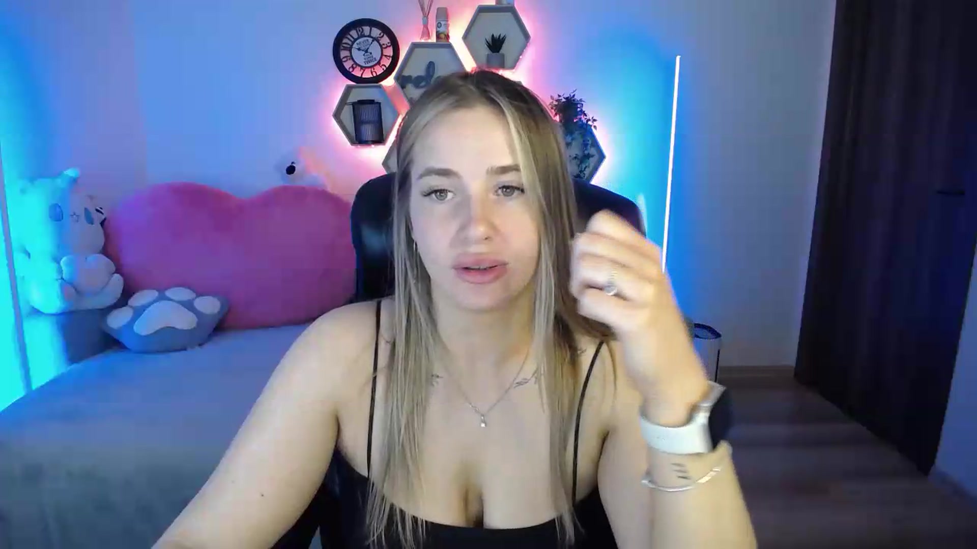 Gallery image thumbnail from SabrinaViolet's myfreecams stream on, 05/31/2026, 08:59 image 5 of 20