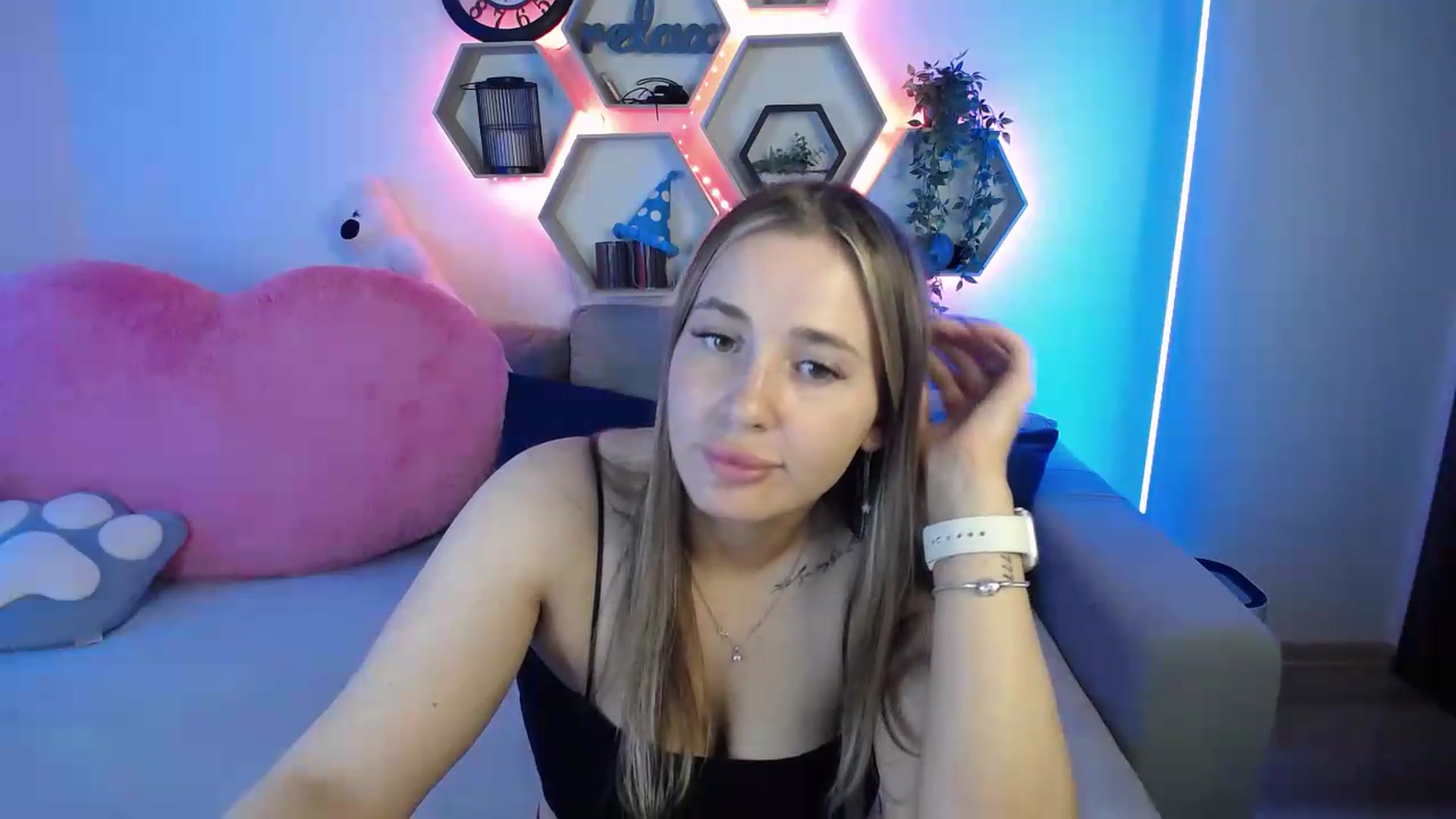 Gallery image thumbnail from SabrinaViolet's myfreecams stream on, 05/31/2026, 09:25 image 14 of 20