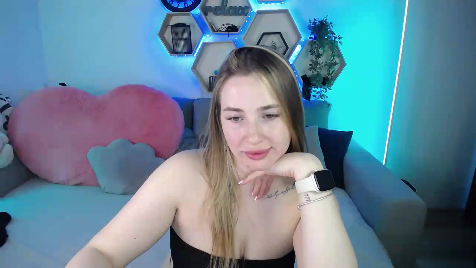 Gallery image thumbnail from SabrinaViolet's myfreecams stream on, 06/16/2026, 11:45 image 3 of 20