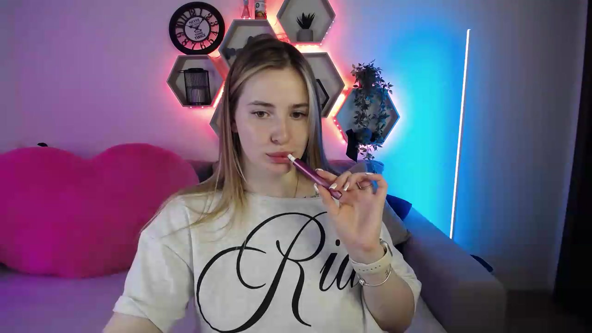 Gallery image thumbnail from SabrinaViolet's myfreecams stream on, 06/19/2026, 09:42 image 8 of 20