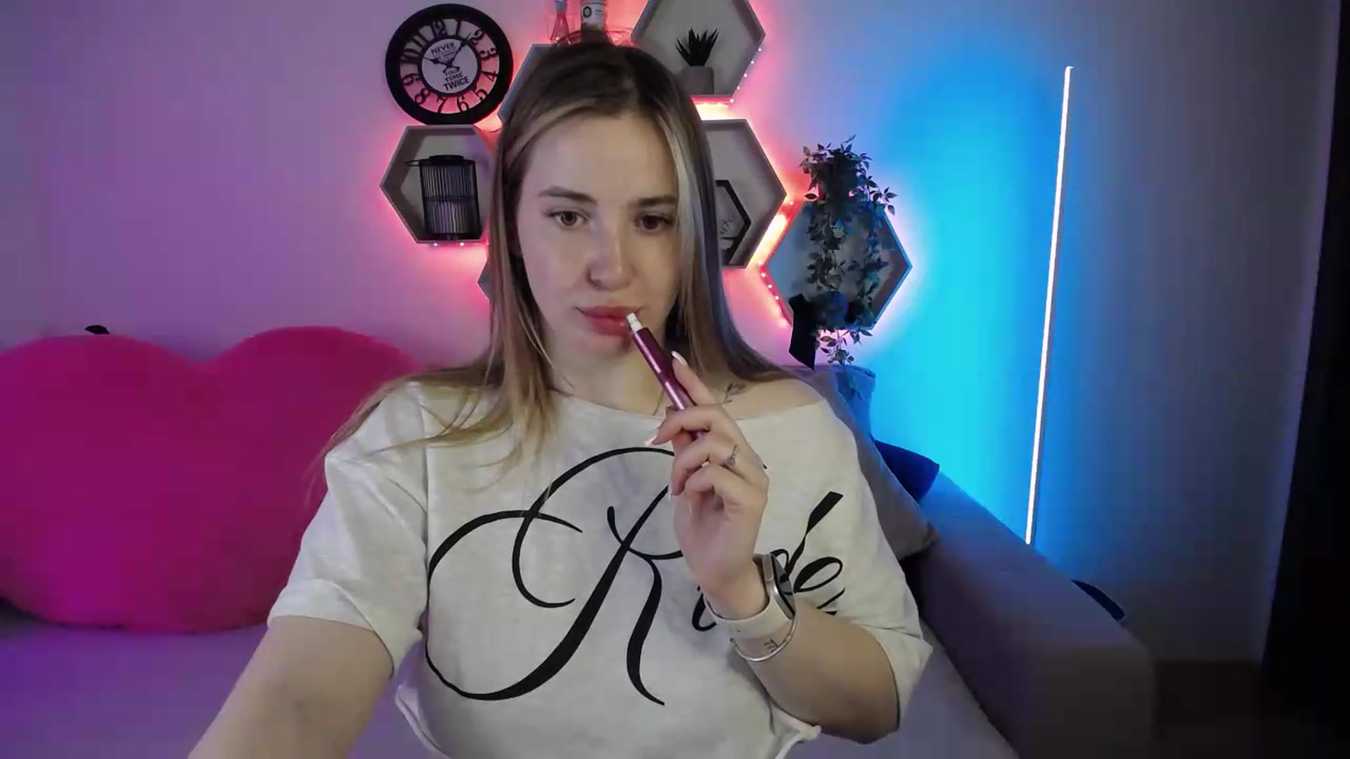 Gallery image thumbnail from SabrinaViolet's myfreecams stream on, 06/19/2026, 09:42 image 7 of 20