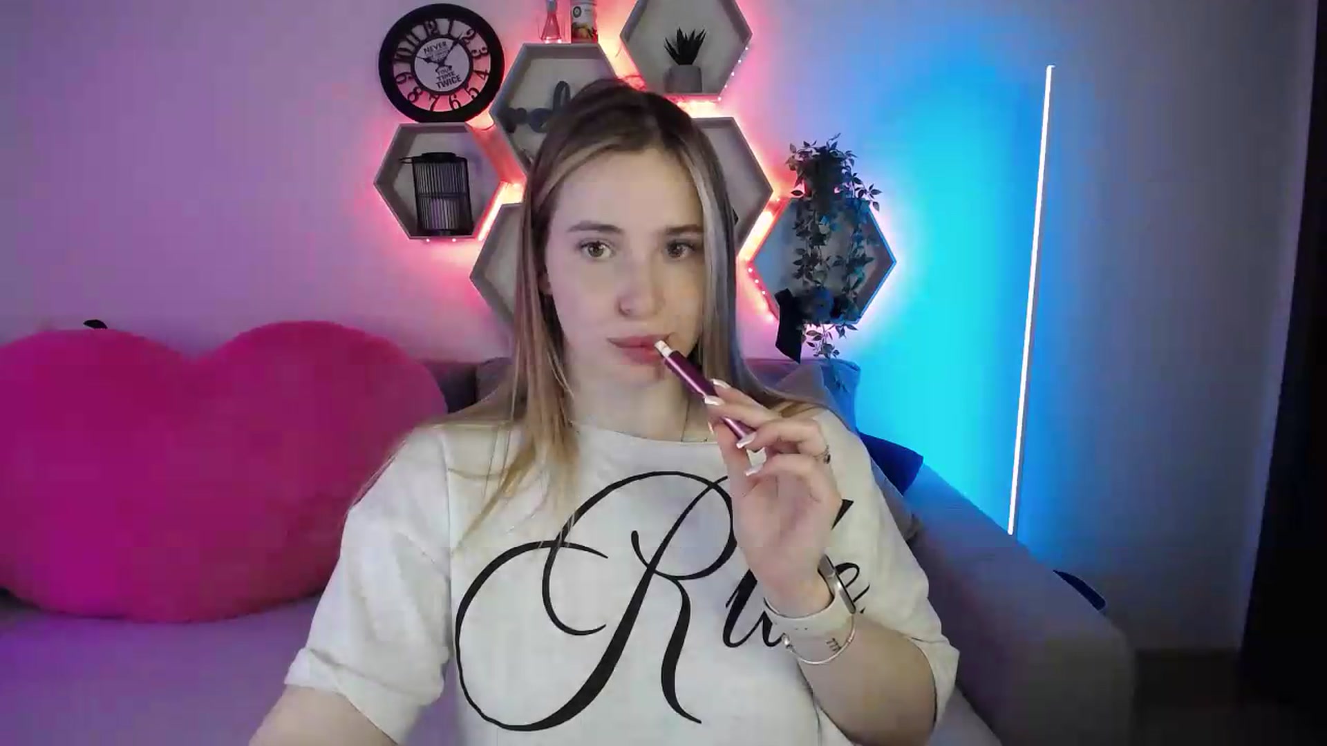 Gallery image thumbnail from SabrinaViolet's myfreecams stream on, 06/19/2026, 09:42 image 11 of 20