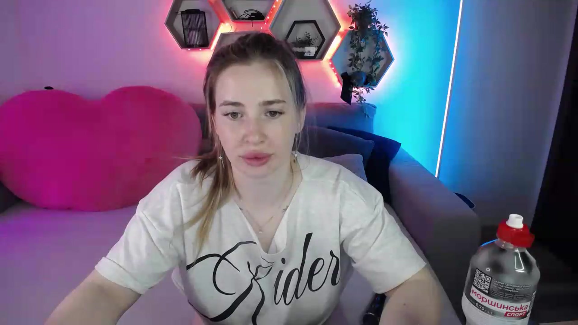 Gallery image thumbnail from SabrinaViolet's myfreecams stream on, 06/19/2026, 11:19 image 12 of 20
