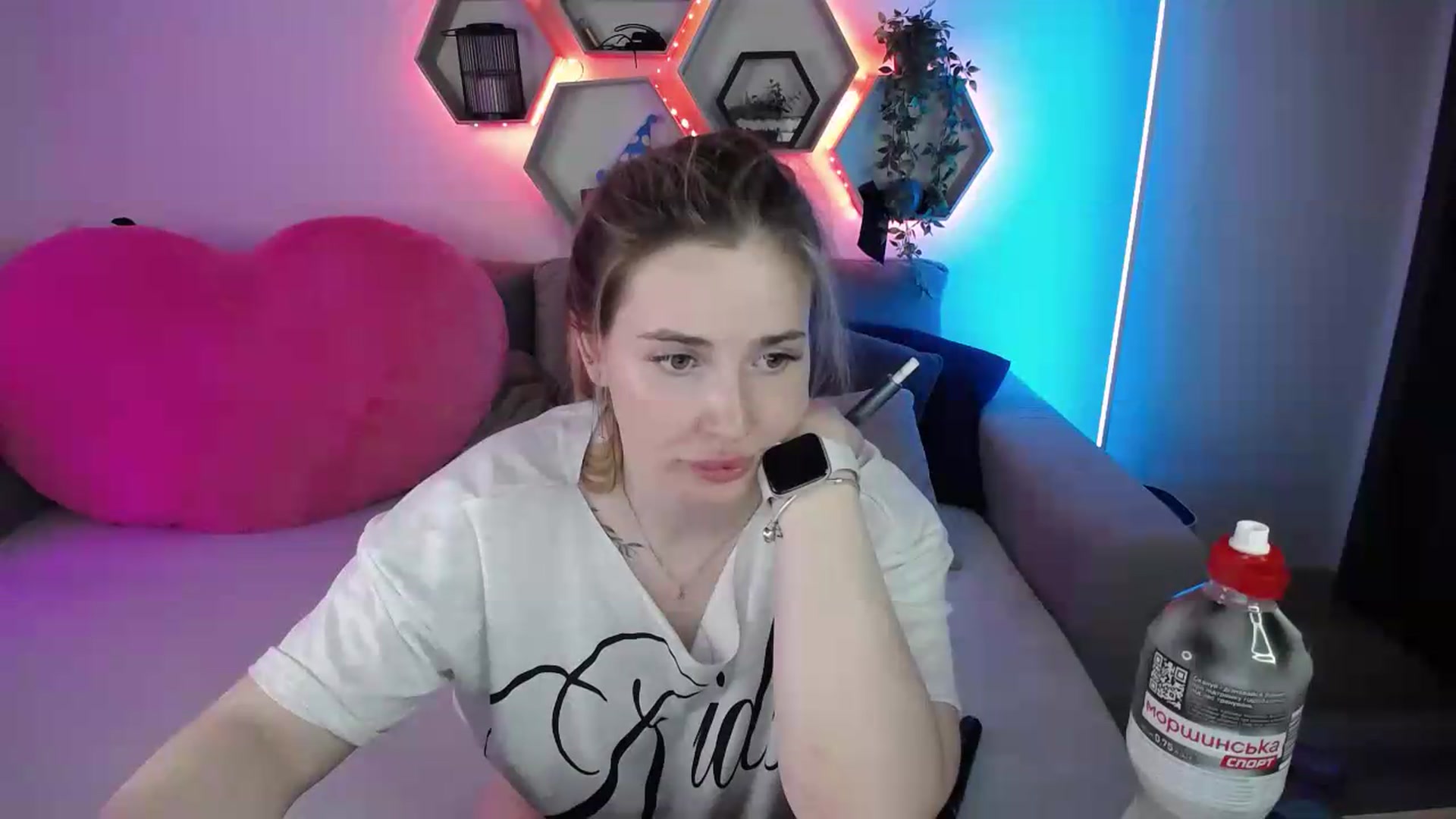 Gallery image thumbnail from SabrinaViolet's myfreecams stream on, 06/19/2026, 11:19 image 4 of 20