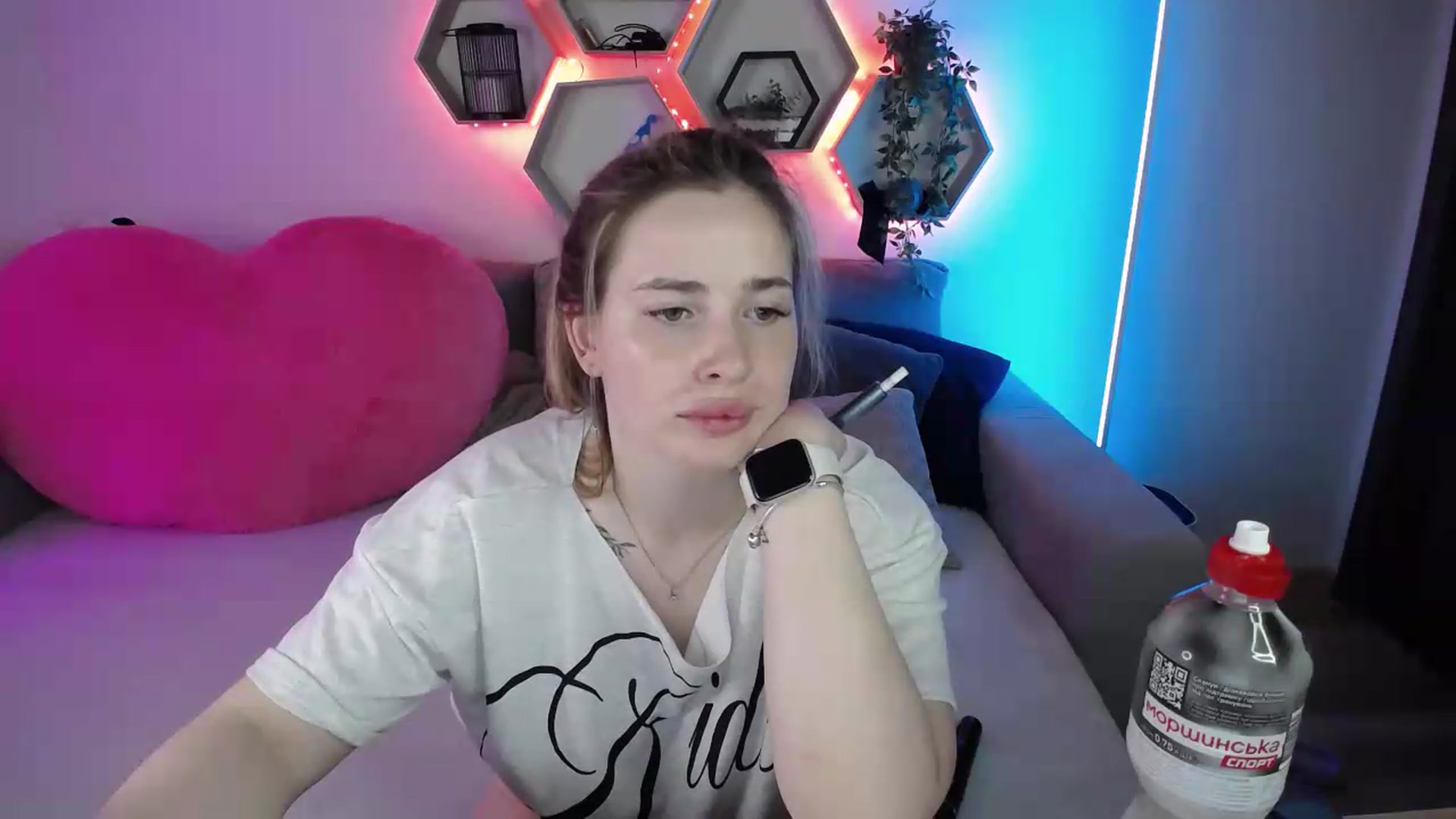 Gallery image thumbnail from SabrinaViolet's myfreecams stream on, 06/19/2026, 11:19 image 6 of 20