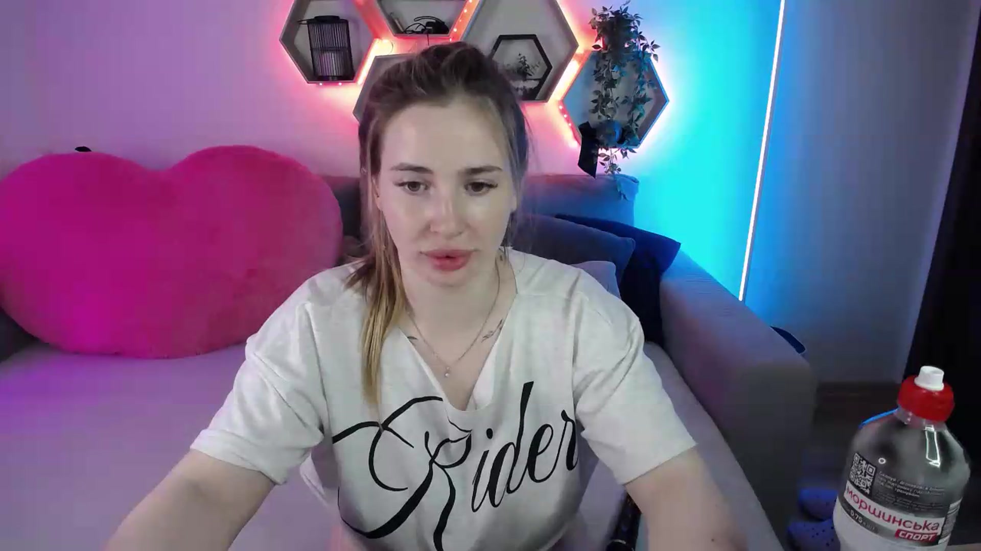 Gallery image thumbnail from SabrinaViolet's myfreecams stream on, 06/19/2026, 11:19 image 17 of 20