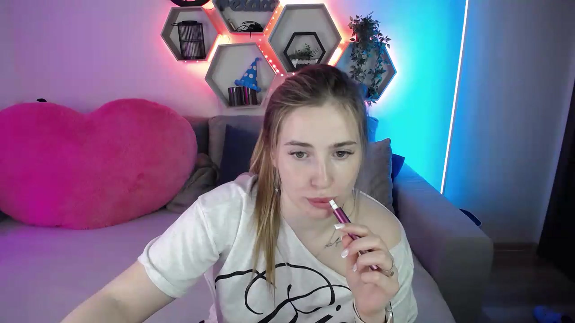 Gallery image thumbnail from SabrinaViolet's myfreecams stream on, 06/19/2026, 13:44 image 11 of 20