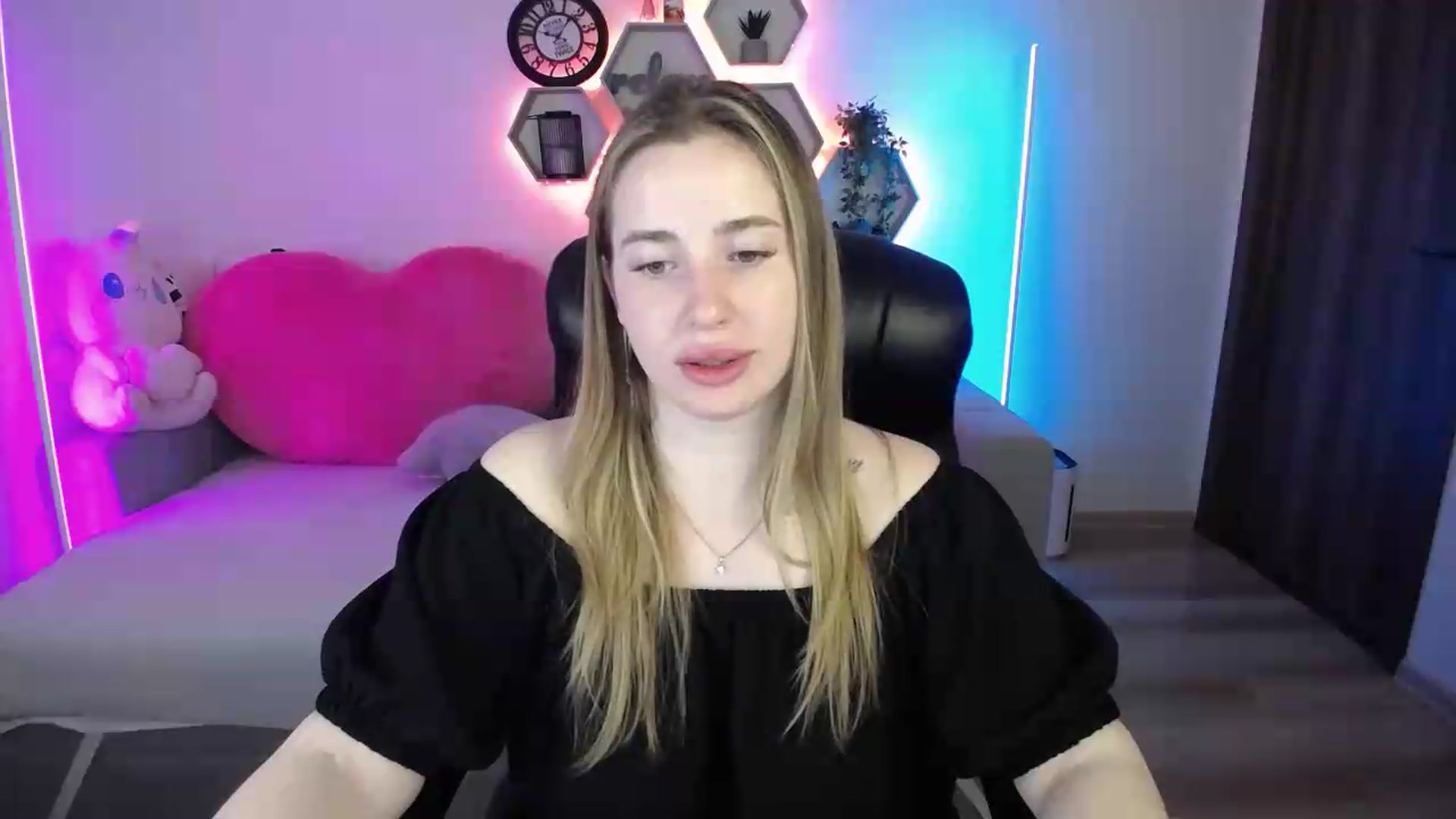 Gallery image thumbnail from SabrinaViolet's myfreecams stream on, 06/20/2026, 09:24 image 8 of 20