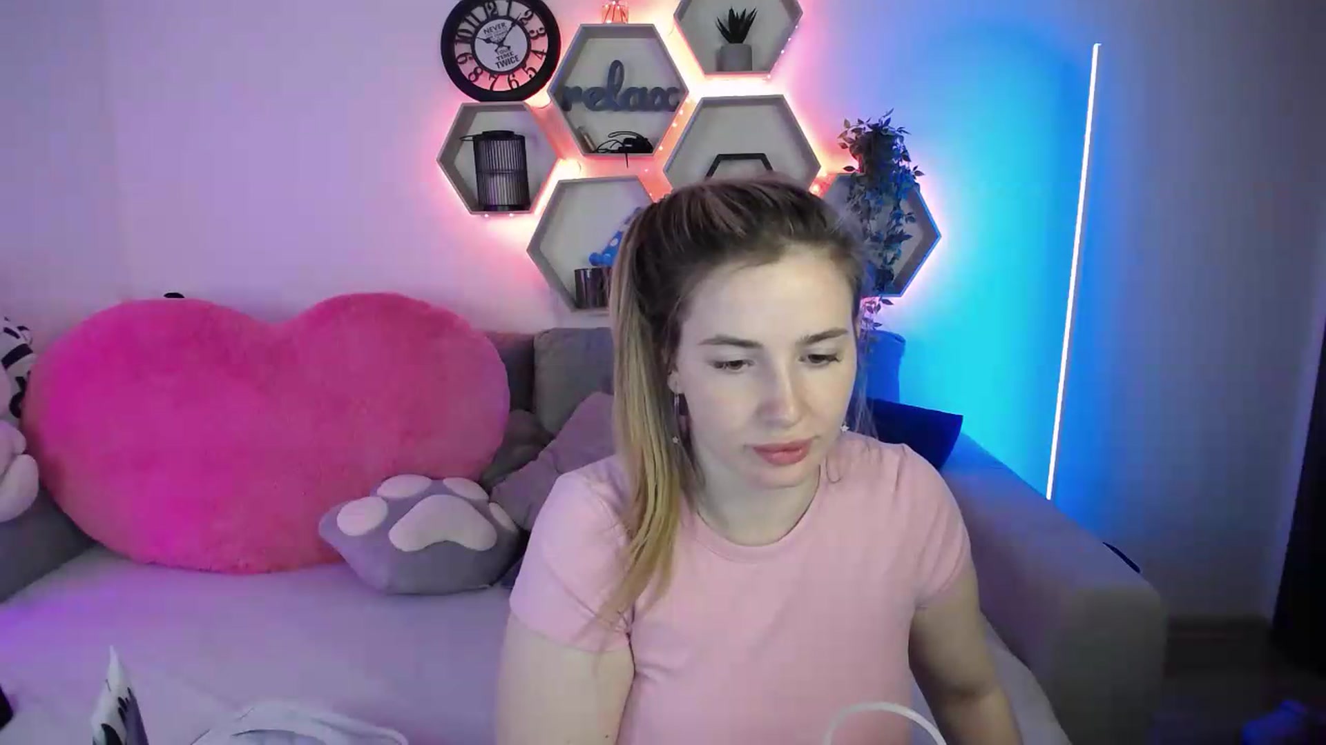 Gallery image thumbnail from SabrinaViolet's myfreecams stream on, 06/21/2026, 11:09 image 6 of 20