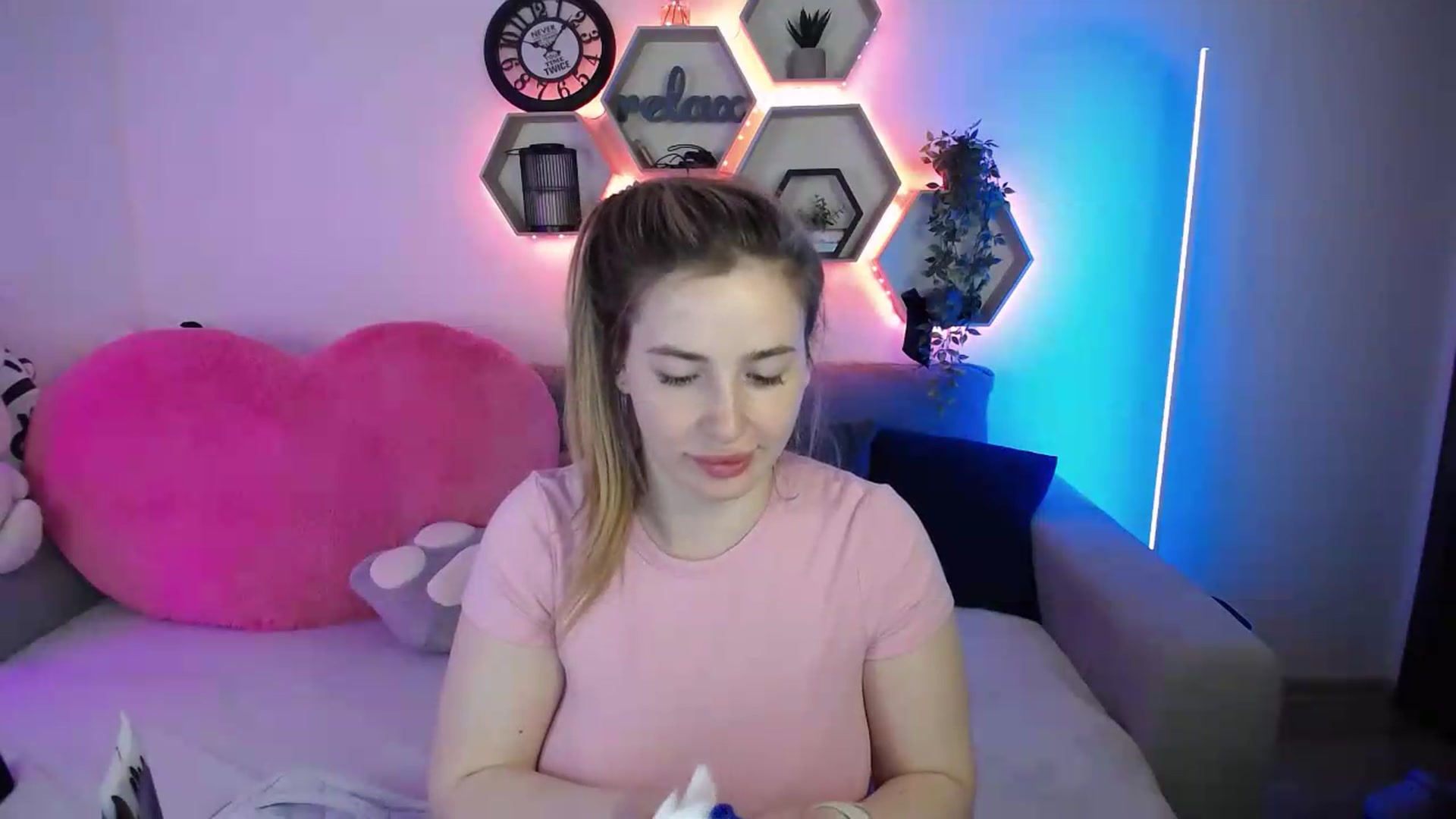 Gallery image thumbnail from SabrinaViolet's myfreecams stream on, 06/21/2026, 11:09 image 5 of 20