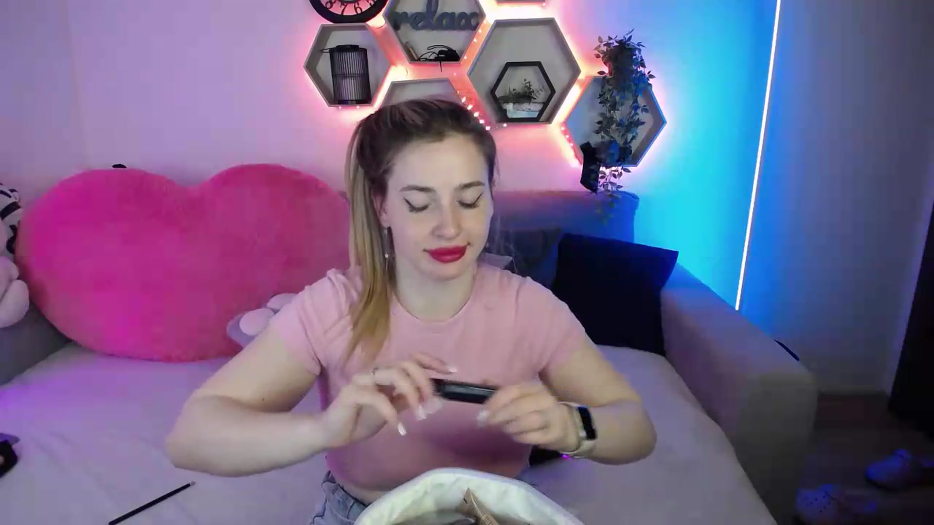 Gallery image thumbnail from SabrinaViolet's myfreecams stream on, 06/21/2026, 11:09 image 18 of 20