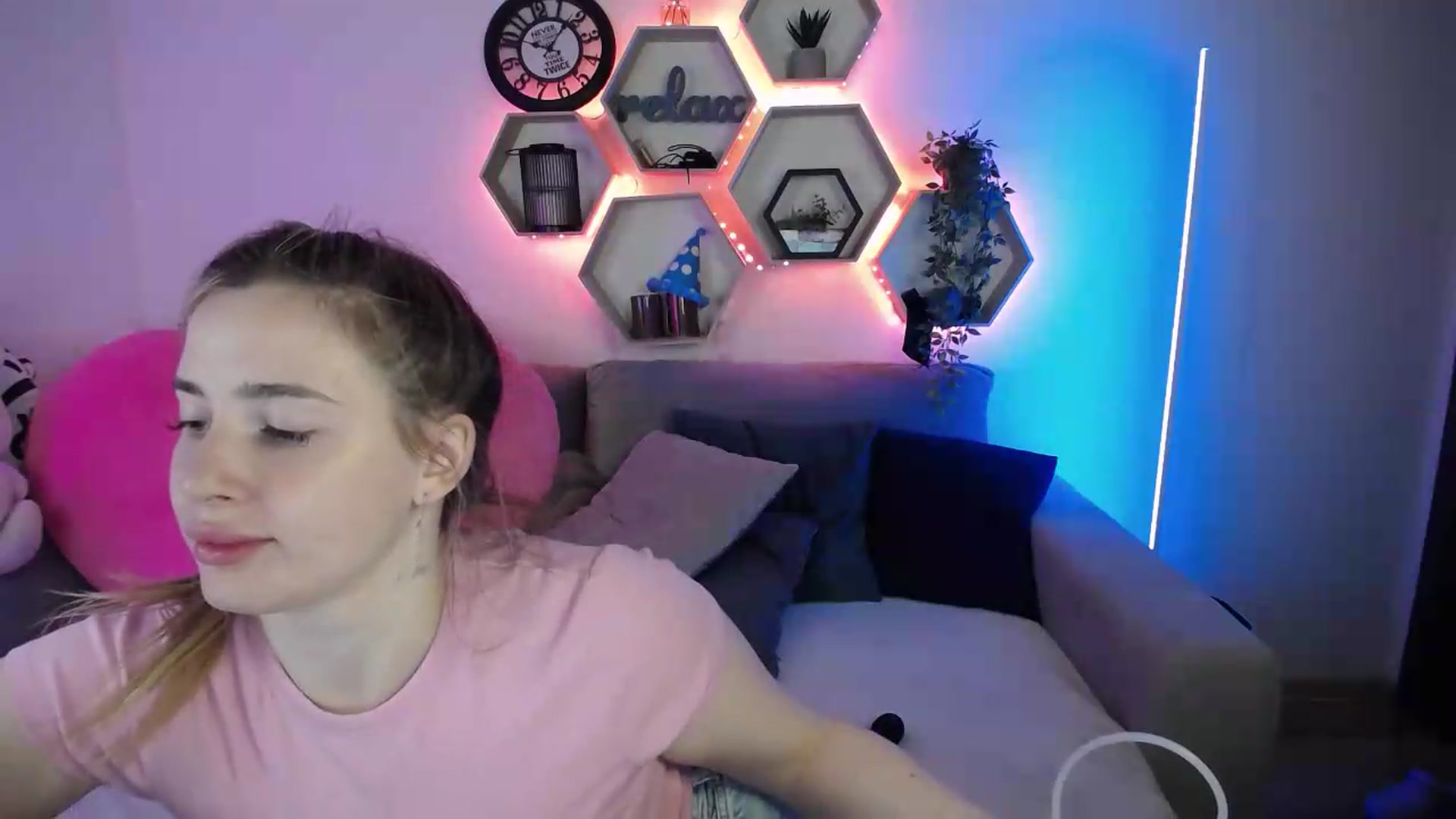 Gallery image thumbnail from SabrinaViolet's myfreecams stream on, 06/21/2026, 11:09 image 11 of 20