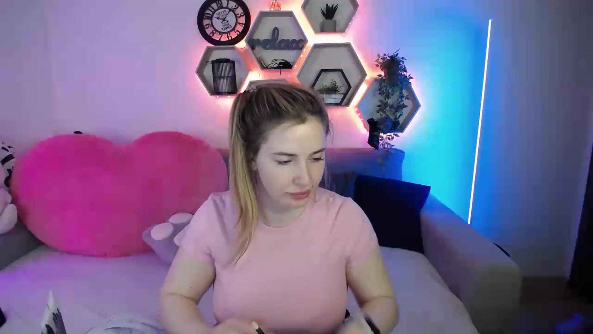 Gallery image thumbnail from SabrinaViolet's myfreecams stream on, 06/21/2026, 11:09 image 3 of 20