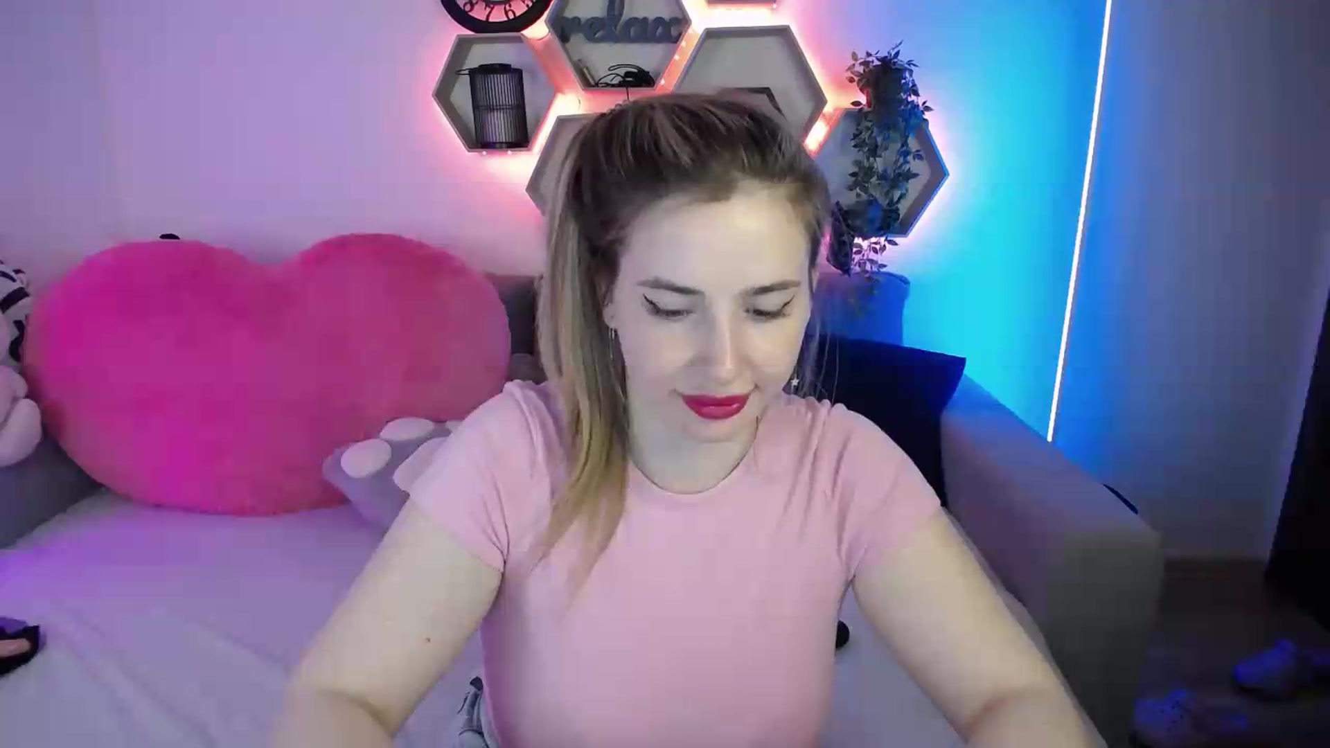 Gallery image thumbnail from SabrinaViolet's myfreecams stream on, 06/21/2026, 11:09 image 19 of 20