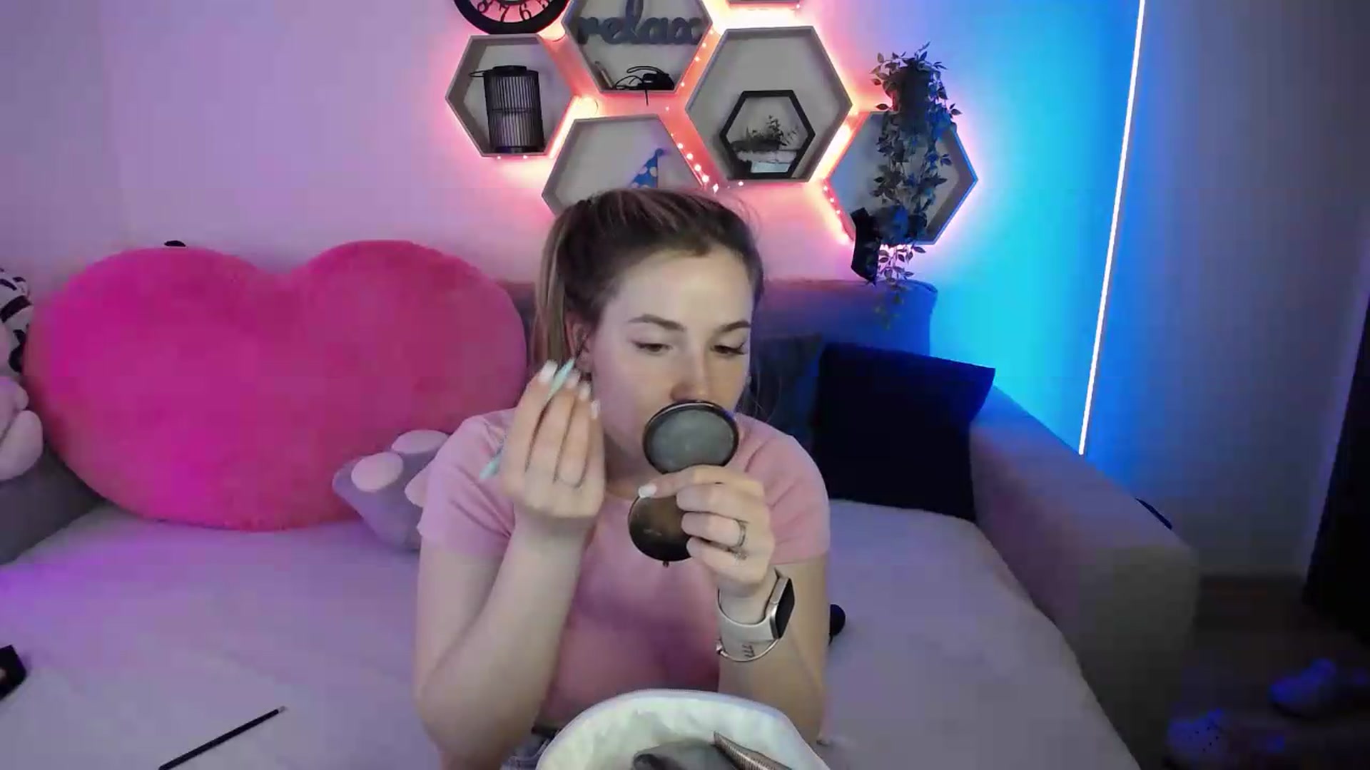 Gallery image thumbnail from SabrinaViolet's myfreecams stream on, 06/21/2026, 11:09 image 15 of 20