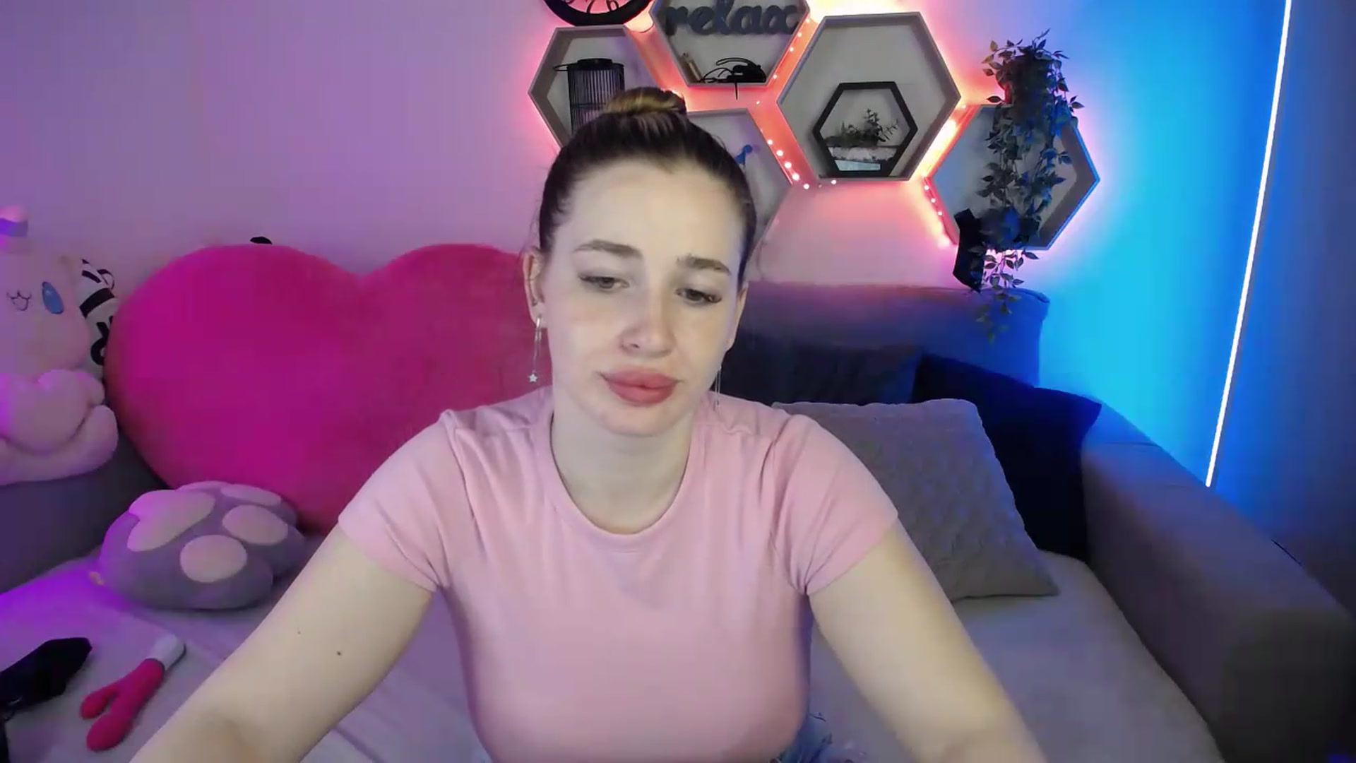 Gallery image thumbnail from SabrinaViolet's myfreecams stream on, 06/21/2026, 12:53 image 2 of 20