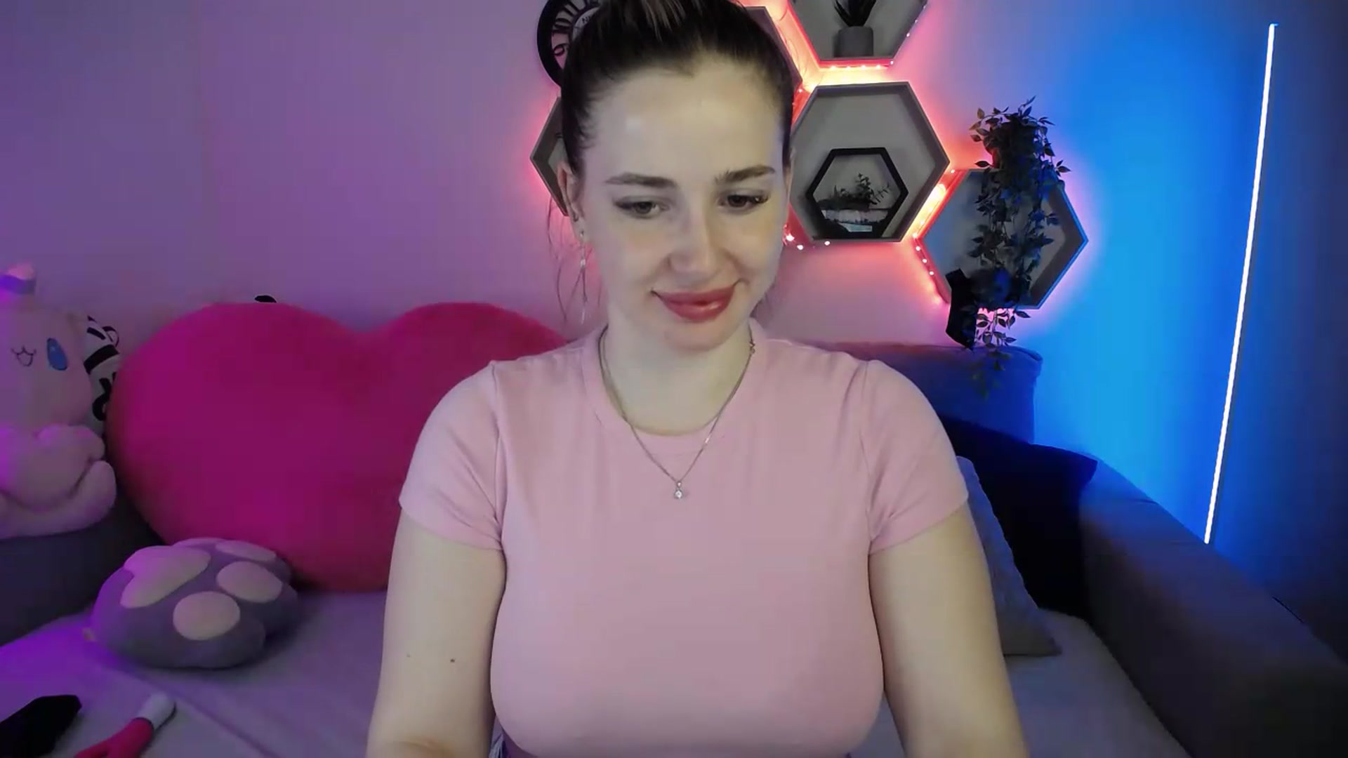 Gallery image thumbnail from SabrinaViolet's myfreecams stream on, 06/21/2026, 12:53 image 17 of 20