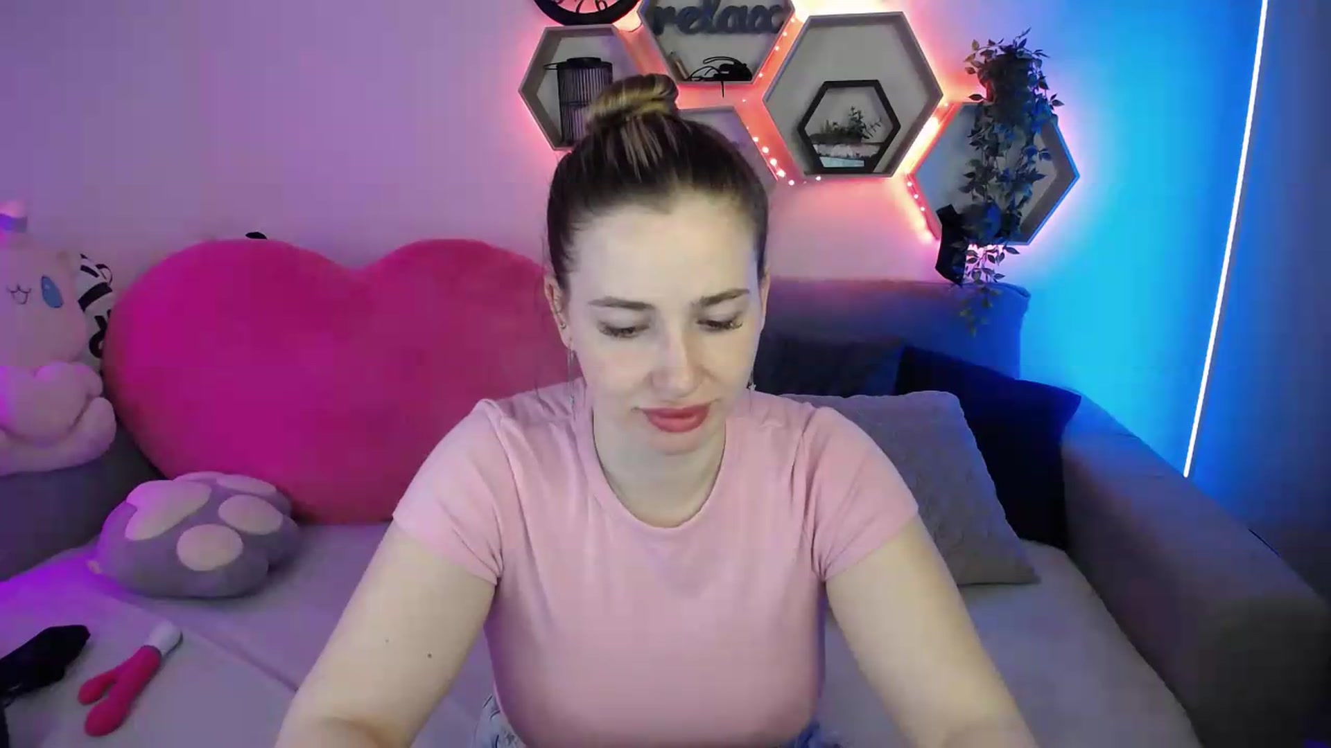 Gallery image thumbnail from SabrinaViolet's myfreecams stream on, 06/21/2026, 12:53 image 3 of 20