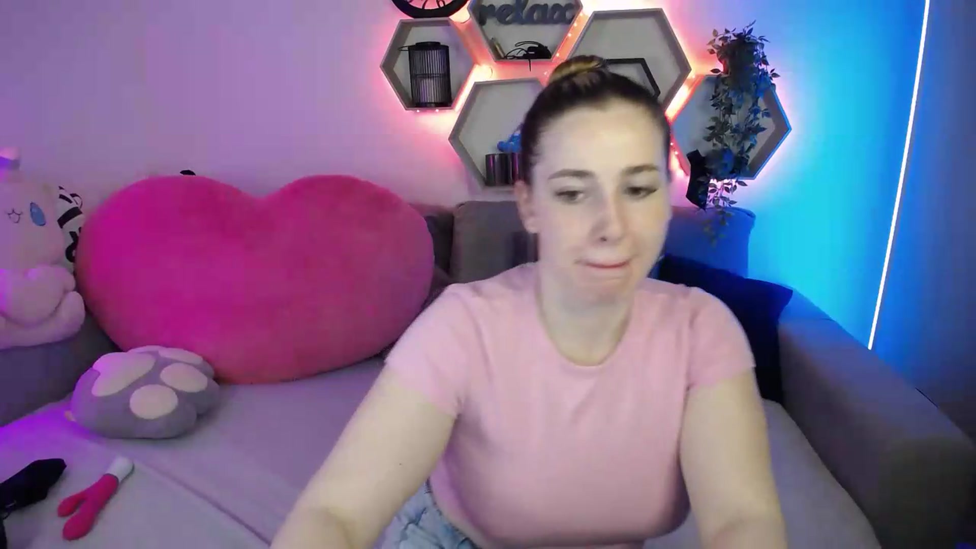 Gallery image thumbnail from SabrinaViolet's myfreecams stream on, 06/21/2026, 12:53 image 4 of 20
