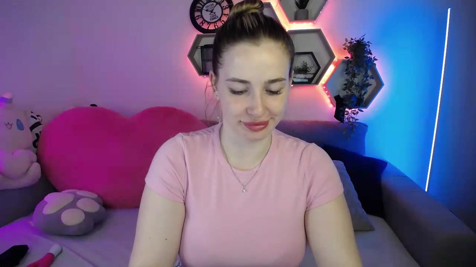 Gallery image thumbnail from SabrinaViolet's myfreecams stream on, 06/21/2026, 12:53 image 18 of 20