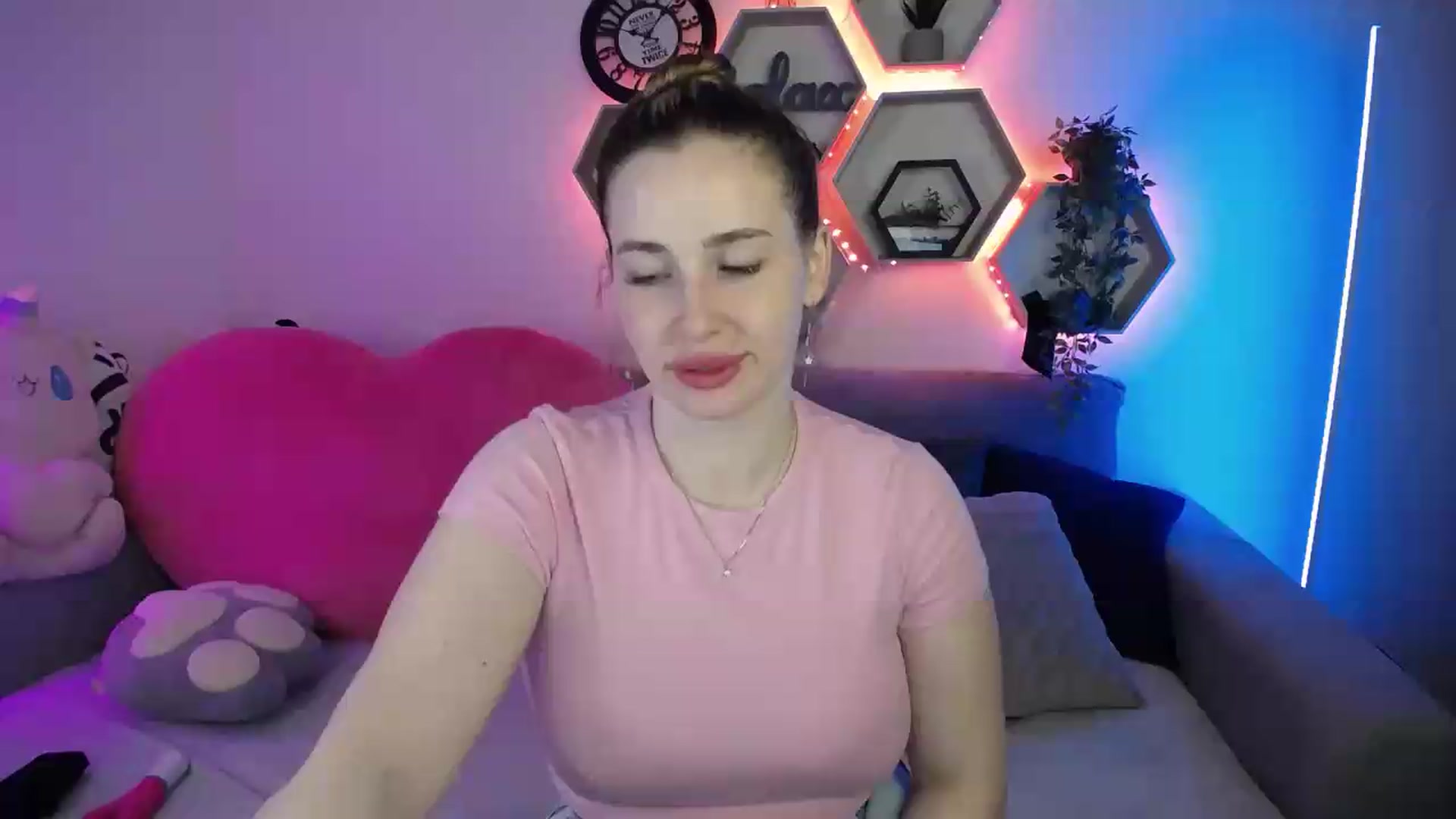 Gallery image thumbnail from SabrinaViolet's myfreecams stream on, 06/21/2026, 12:53 image 16 of 20