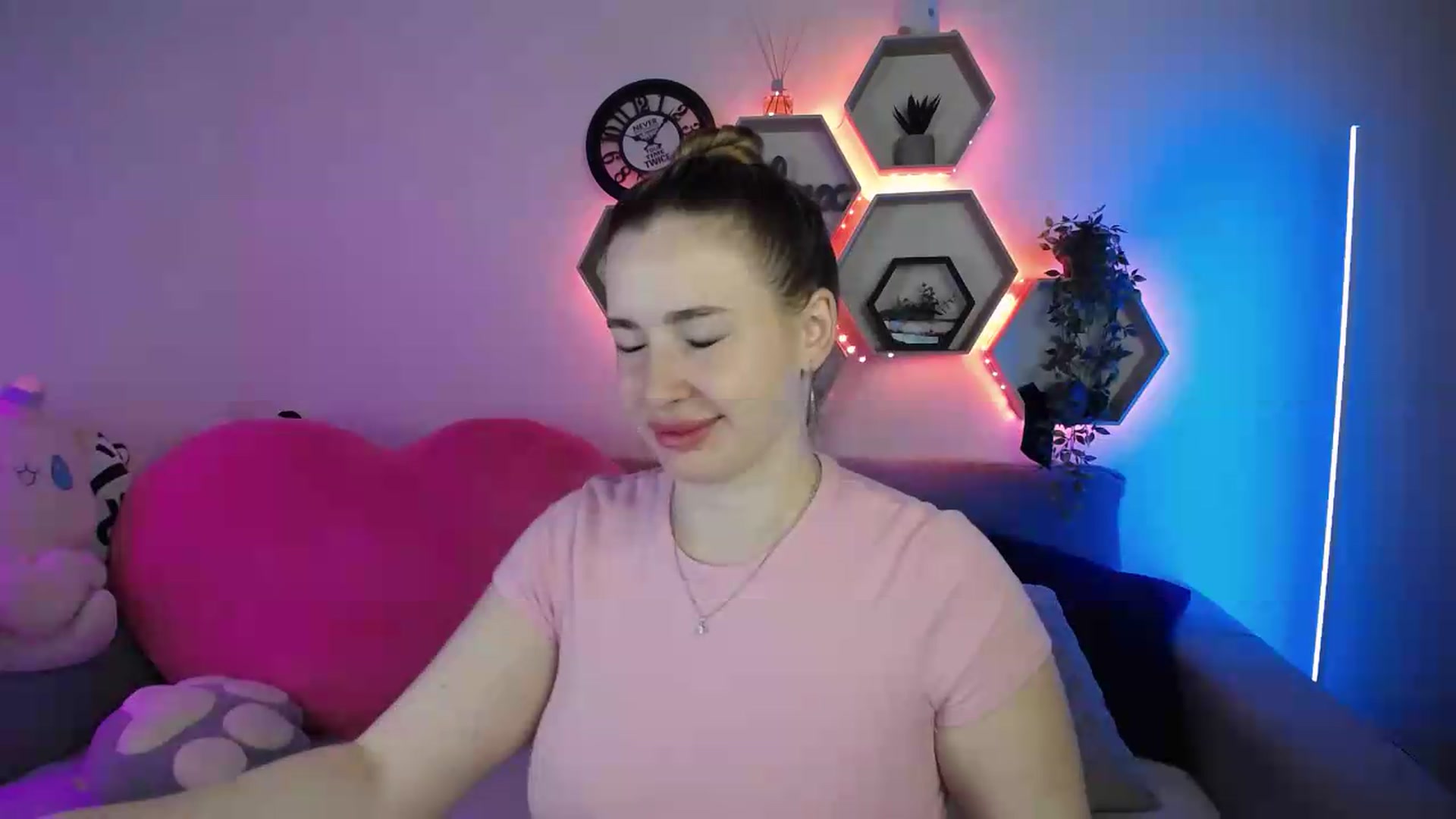 Gallery image thumbnail from SabrinaViolet's myfreecams stream on, 06/21/2026, 12:53 image 19 of 20